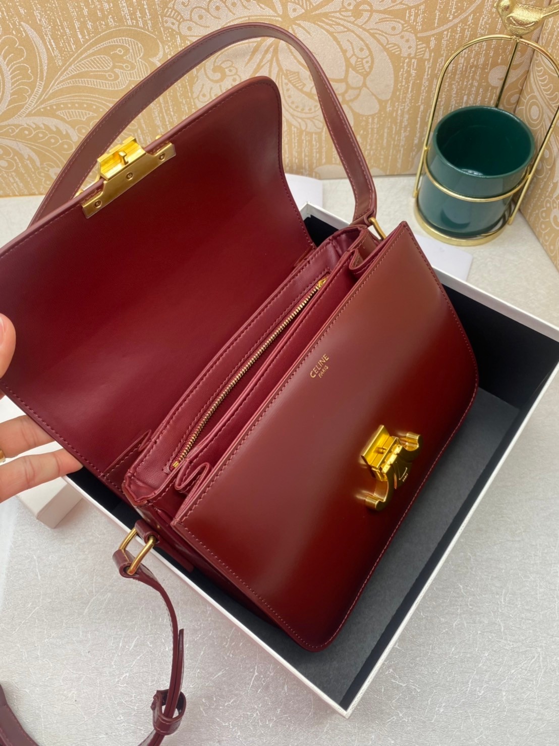 MEDIUM 22cm : CELINE CLASSIQUE TRIOMPHE BAG IN SHINY CALFSKIN / Celine Triomphe Bag / Celine Bag พร้อมส่ง 10 สี เกรดออริ 1:1 กระเป๋าแบรนด์หรูที่ควรมีแห่งปี