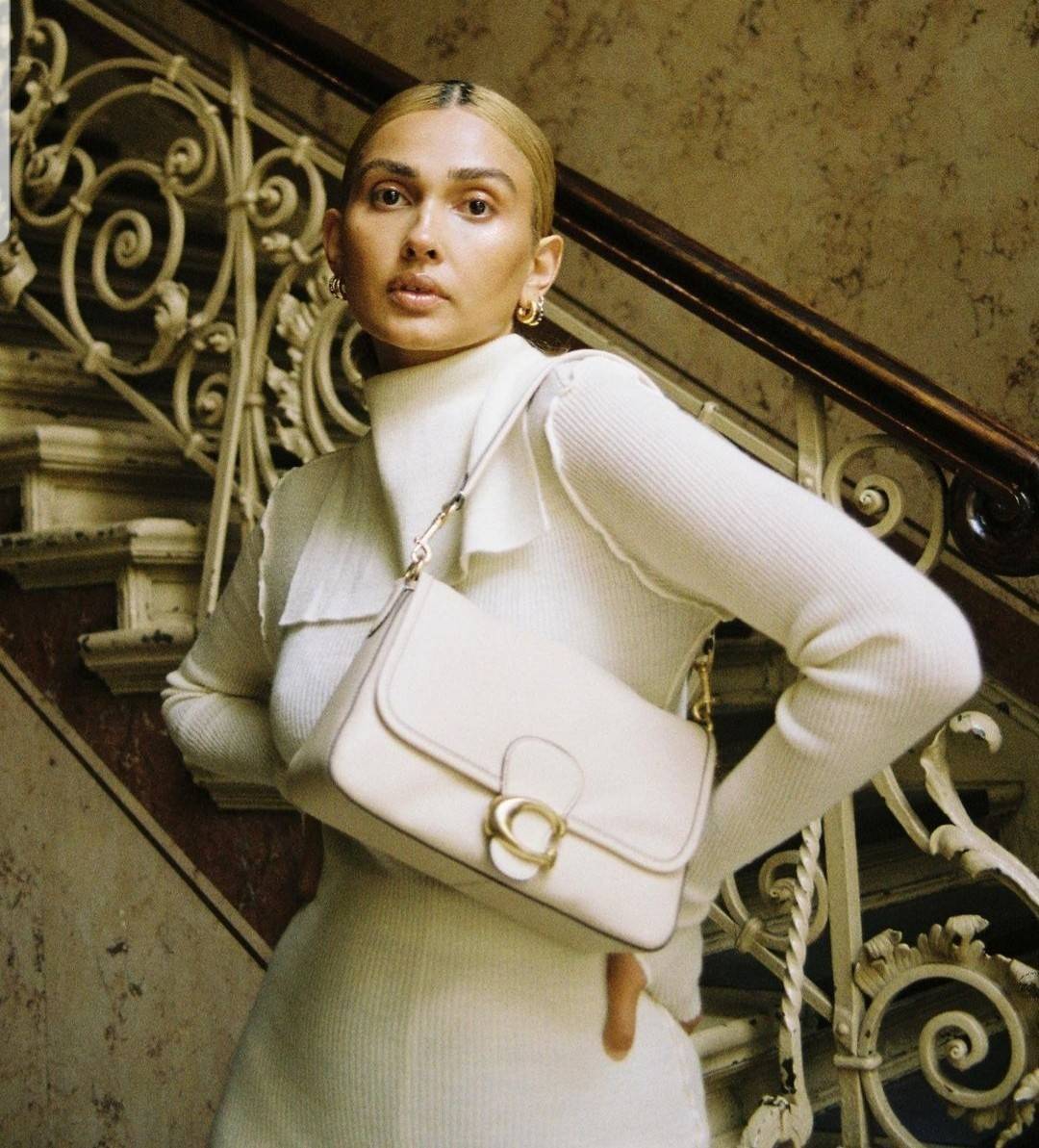 COACH SOFT TABBY SHOULDER BAG (C4823//C5261) กระเป๋าถือ กระเป๋าสะพาย ที่ใครๆก็เข้าถึงได้ หรูหรา คลาสสิค ลุคเรียบร้อย แต่ความสวยไม่น้อย! ดาเมจความลุคผู้ดีรุนแรงมาก!!เกินต้าน!!// วัสดุหนังแท้ทั้งใบ หนังเรียบ หนังนิ่มมากๆ อยู่ทรงสวยมากๆด้วย// ด้านในโล่งกว้าง