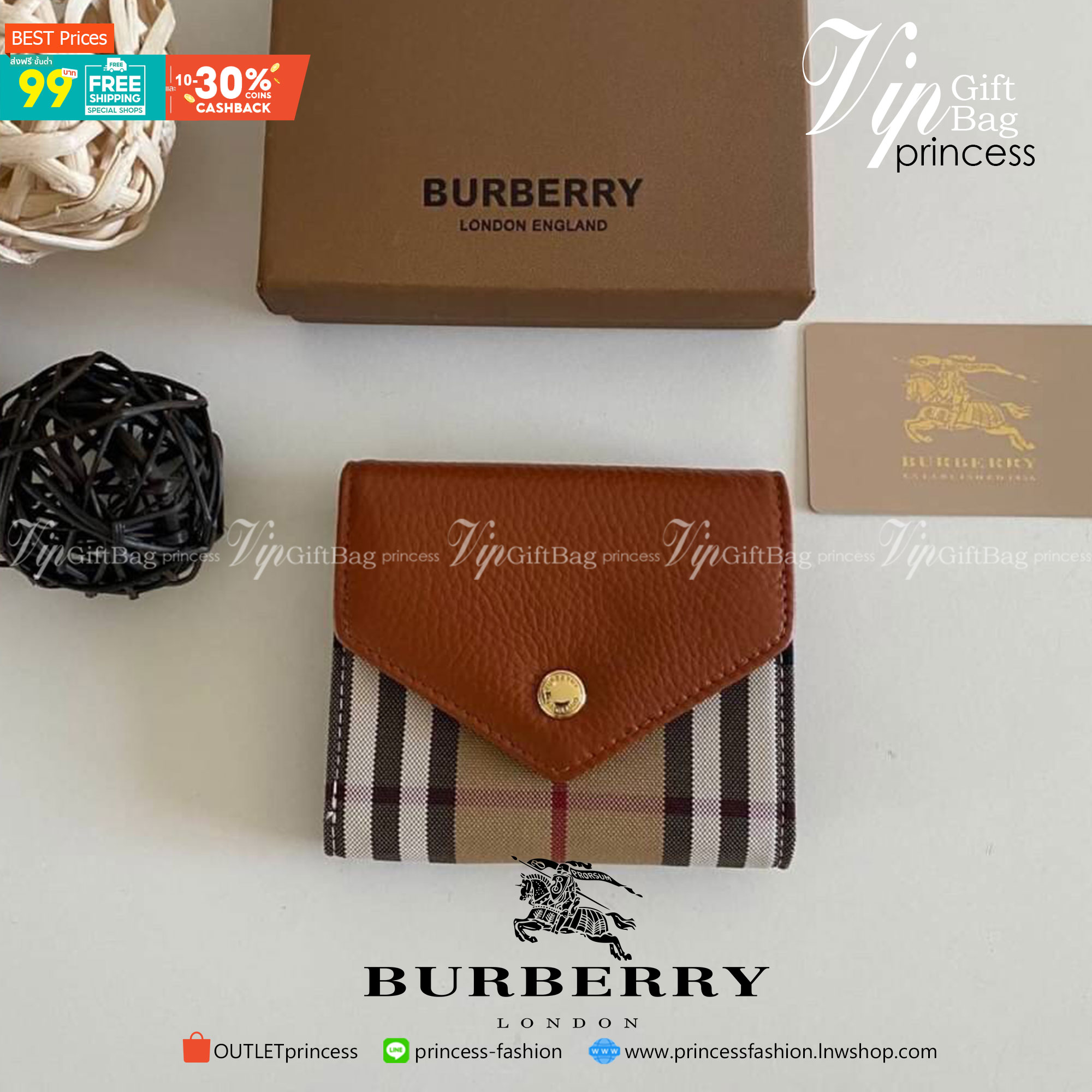 VIP GIFT 】Burberry Card Holder Wallet กระเป๋าเก็บบัตร พร้อมใส่ธนบัตร มีช่องซิบเล็กด้านในน่ารัก ขนาดพกพาสะดวก ปั้มอะไหล่ทองเรียบหรู เหมาะมากสำหรับใครที่ พกบัตรต่างๆเยอะๆ ทำให้กระเป๋าสตางค์หนา ตุง เทอะทะ ง่ายๆแค่ใบนี้ใบเดียวเอาอยู่จ้า สวยหรู มาพร้อมกล่อง สา