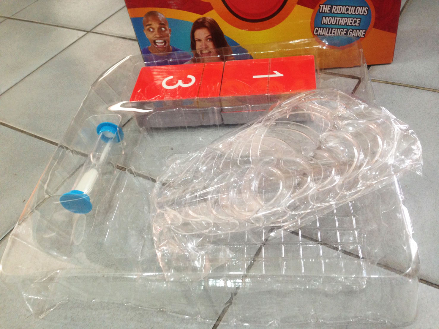 เกมใบ้คำ (Speak Out)