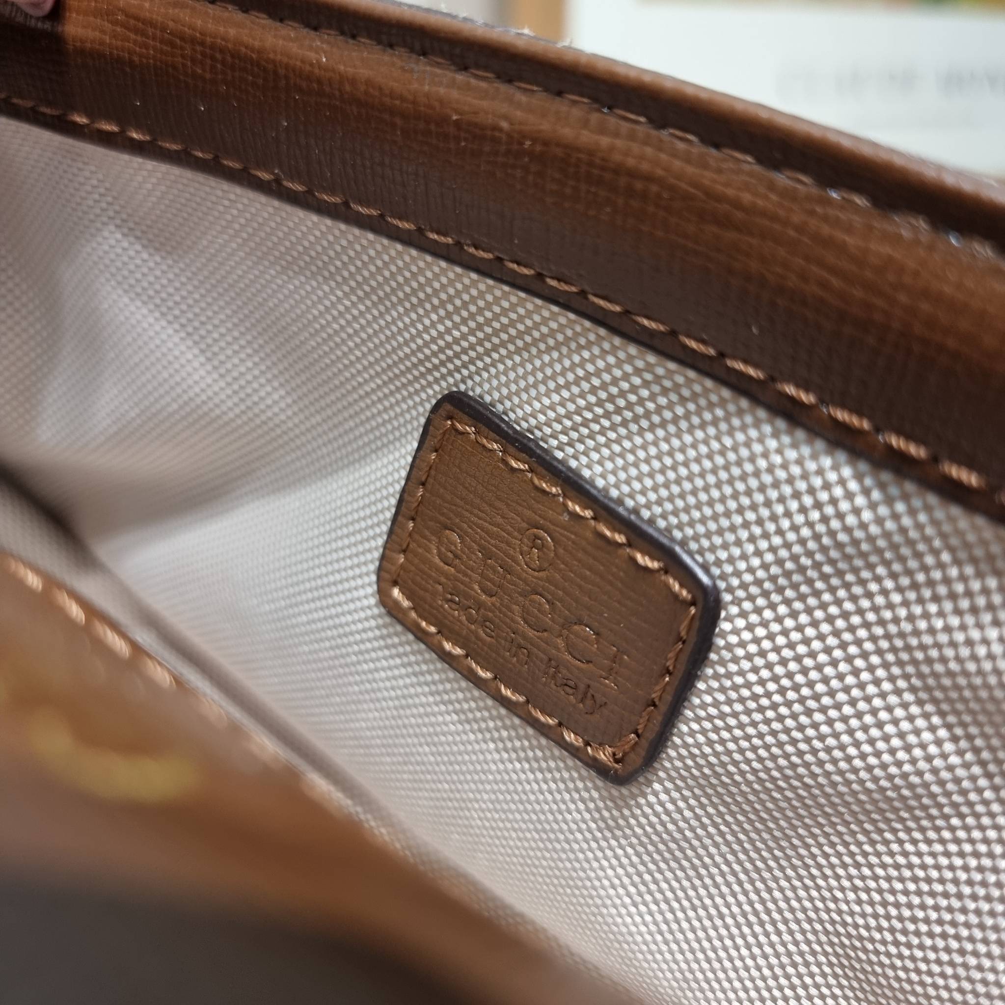 GUCCI Horsebit 1955 shoulder bag / GC STRAP MINI SHOULDER BAG กระเป๋าสะพายไหล่/สะพายข้าง ทรงคลาสสิค ไซส์ใหม่ ตอบโจทย์คนที่ไม่ชอบความใหญ่โต น้องจัดให้ไปเลย!!