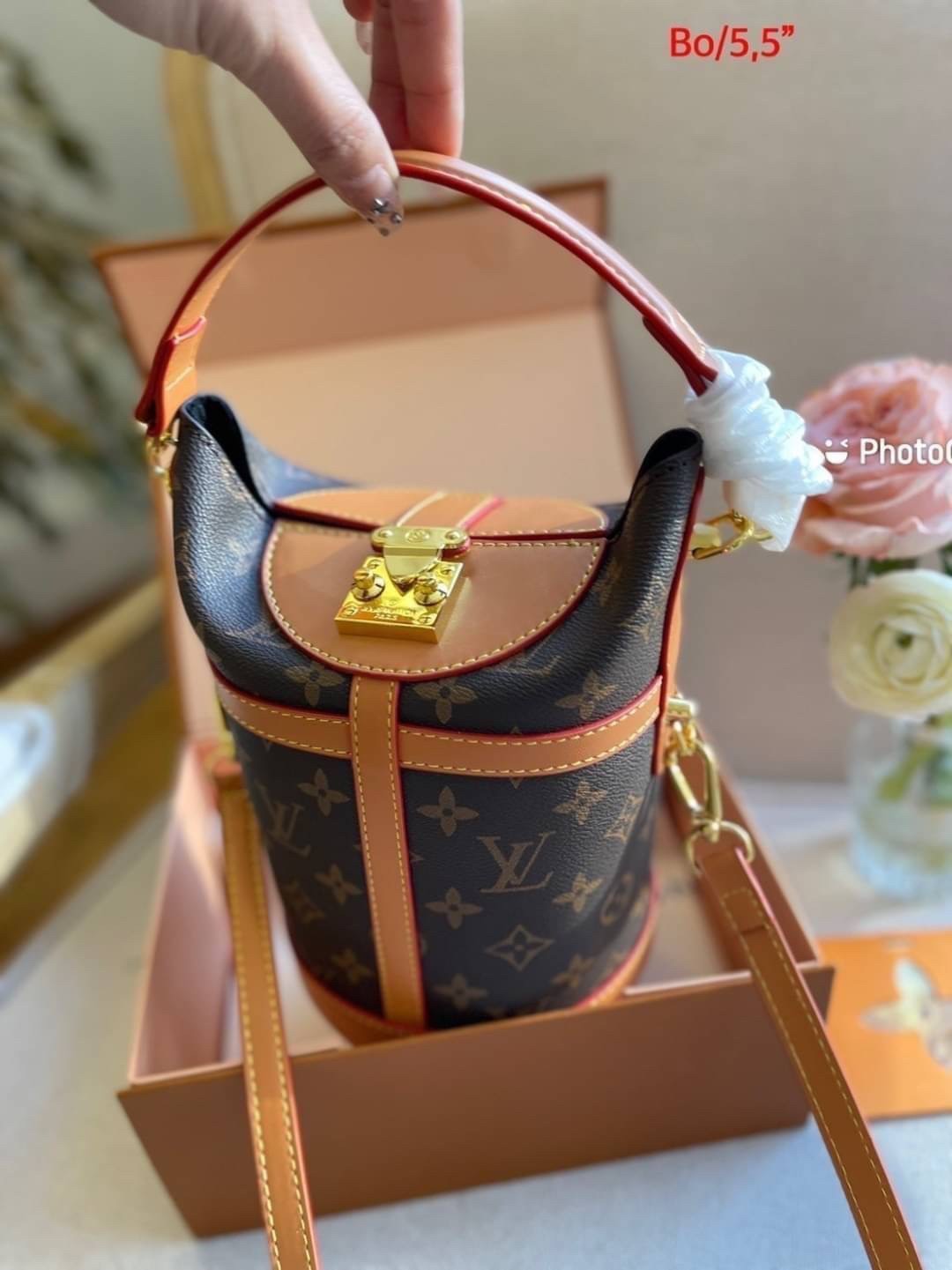 LV DUFFLE MONOGRAM / LV BUCKET BAG กระเป๋าถือทรงบัคเก็ตสุดหรู งานเกรดสวยคุ้มเกินราคา พร้อมสายยาว หรูหรา ขนาดกำลังดี ถือก็สวย สะพายก็เริส