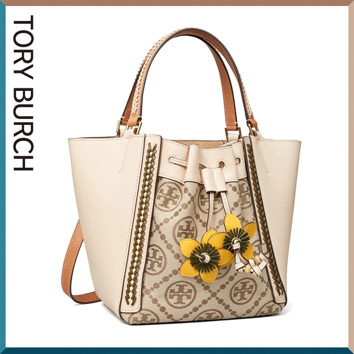 TORY BURCH T Monogram McGraw Braided Dragonfly Bag / TORY BURCH T MONOGRAM FLORAL CROSSBODY BAG กระเป๋าสะพายน้องใหม่มาแรง ลวดลาย Monogram ดีไซน์เก๋ วัสดุ calfskin อะไหล่สีทอง รูปทรงถักเปียด้านข้าง สายรุดประดับด้วยดอกได้ที่ทำจากหนัง สไตล์เรียบง่ายแต่ดูหรูส