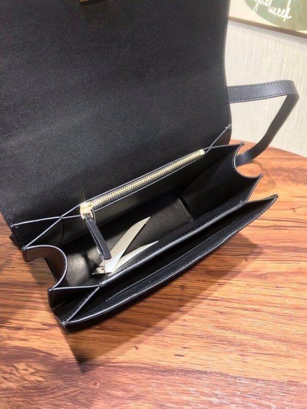 Tory Burch 75003 Eleanor Medium Convertible Shoulder Bag พร้อมส่งที่ไทย อีกรุ่นที่น่าครอบครองมากๆค่ะ กระเป๋าสะพายข้างและทบสายเป็นคล้องไหล่ได้ หนังแท้ชั้นดี ใช้ได้กับทุกๆโอกาส ห้ามพลาด ก่อนหมดนะคะ!!