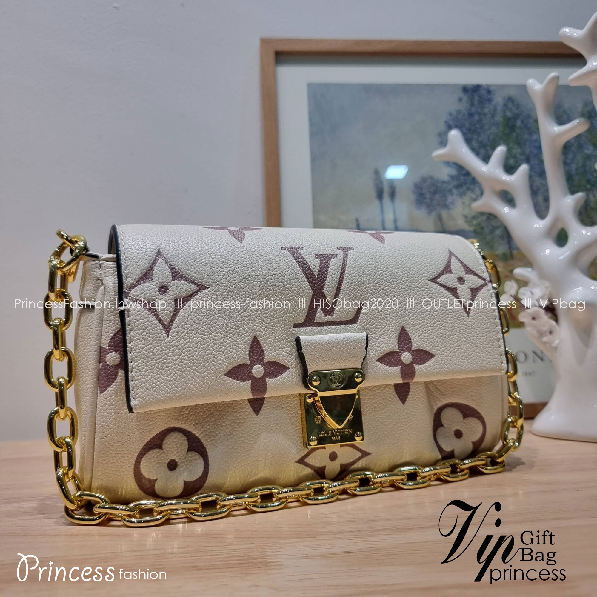 LV Favorite Bicolor Monogram Empreinte Leather - Handbags / LV FAVORITE BAG กระเป๋าสะพายคอลใหม่ล่าสุด สวยหรู ดูแพง ดีไซน์รูปทรงออกมาให้ใช้งานได้ง่าย