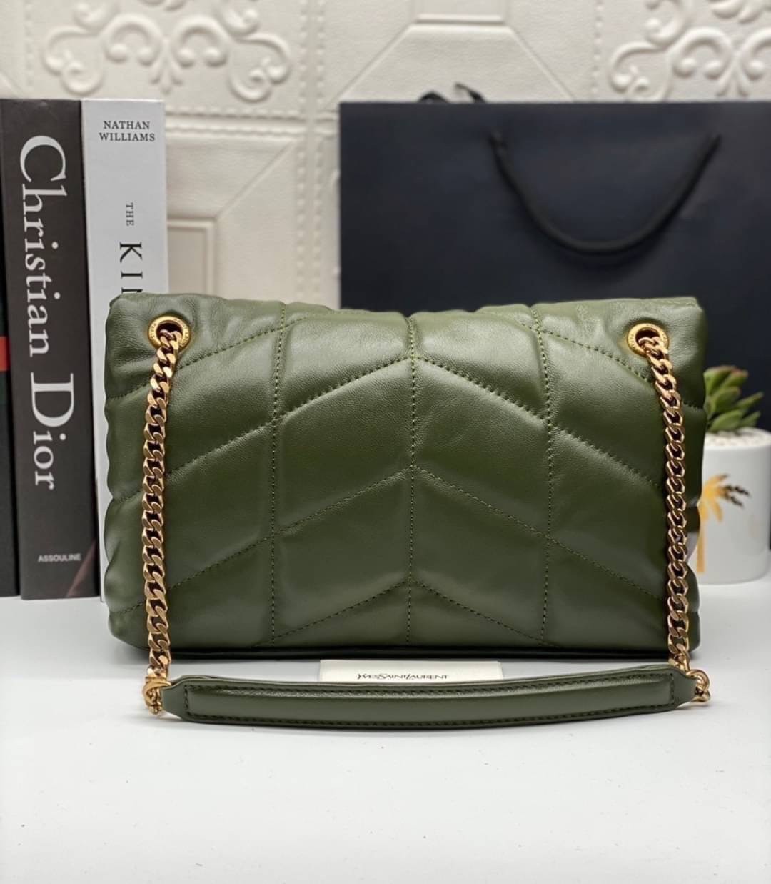 28cm YSL PUFFER SMALL CHAIN BAG IN QUILTED / Yves Saint laurent puffer small chain bag in quilted กระเป๋าสะพายรุ่นยอดนิยม ทรงสวย ใช้ได้บ่อยไม่มีเบื่อ วัสดุหนังสัมผัสนิ่มมือ ดีไซน์เรียบหรู