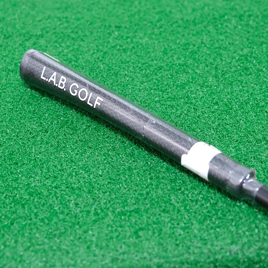 NEW LAB GOLF BLACK OZ.1i 34" PUTTER LIE ANGLE: 69° - SHAFT: MATTE BLACK PREMIUM STEEL BLACK - GRIP : PRESS PISTOL 2 DEGREE BLACK RIGHT
