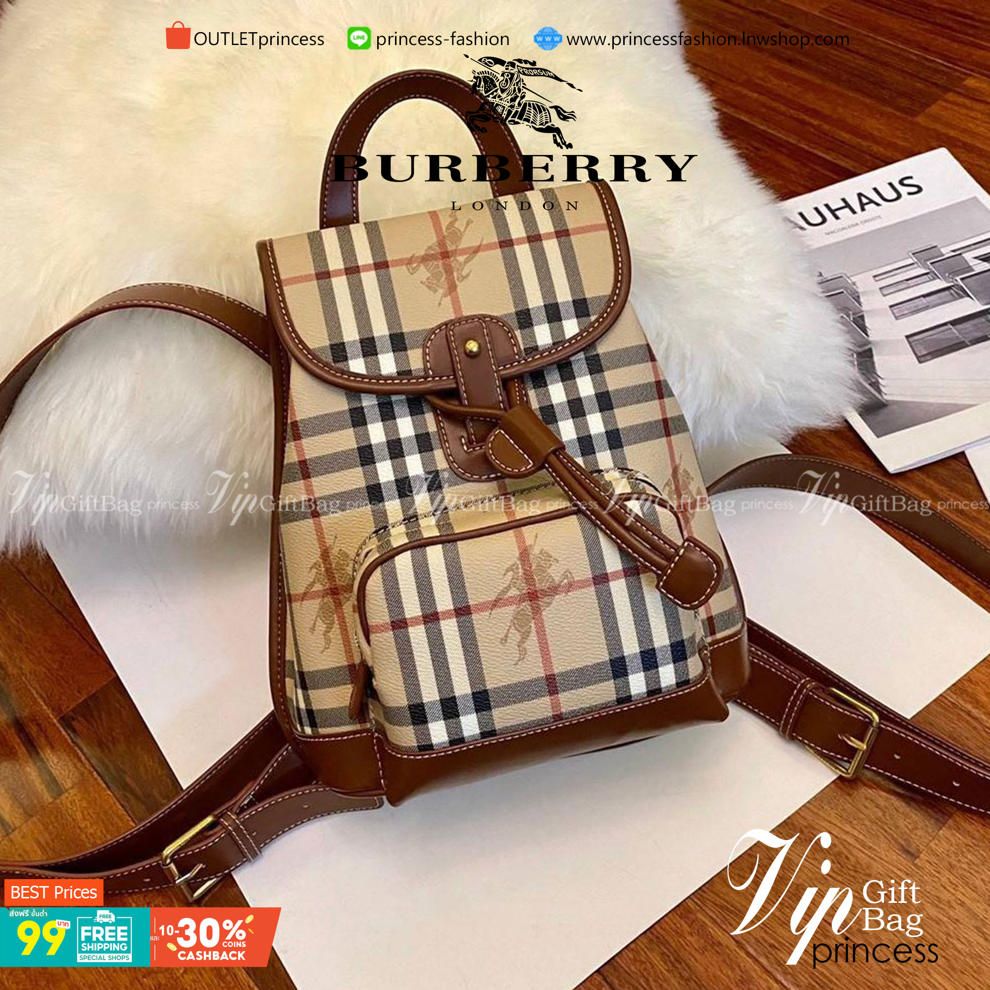 BURBERRY BACKPACK VIP GIFT WITH PURCHASE (GWP) พรีเมี่ยมกิ๊ฟ Limited Edition จาก BURBERRY *กระเป๋าเป้ วัสดุหนัง PVC หนา มีช่องใส่ของหลายช่อง พร้อมช่องซิปหน้า เปิดปิดด้วยหมุดล็อค ภายในมีช่องใส่ของโล่งกว้าง สามารถใส่ของได้หลากหลาย สายสะพายหลังปรับได้ฟรี อะไ