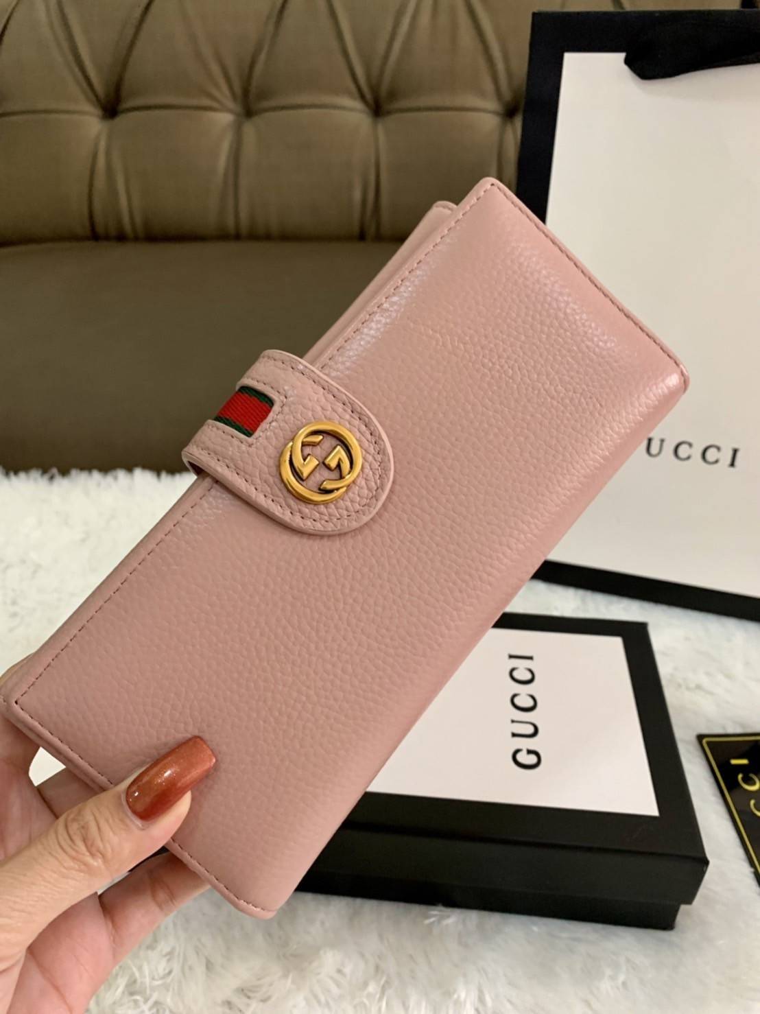 GUCCI Long Wallet / GUCCI MEN Long Wallet กระเป๋าสตางค์ใบยาว รุ่น unisex ใช้ได้ใช้ดีทั้งชายหญิง ดีไซน์ใหม่ สวยหรู วัสดุหนังแกะสังเคราะห์ อะไหล่ทอง
