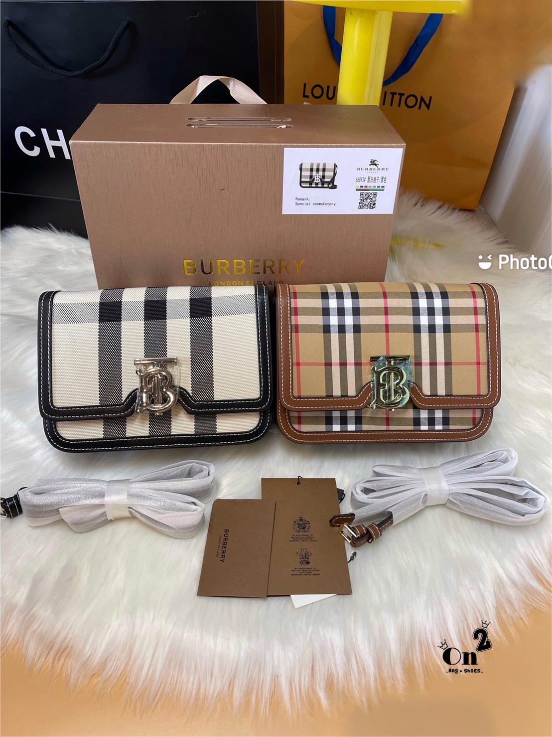 BURBERRY FRAGRANCES LEATHER CROSSBODY BAG / BB Shoulder Bag กระเป๋าสะพาย ทรงกล่อง เปิดหน้า อะไหล่ทอง สายสะพายยาวแบบครอสบอดี้ ได้ทุกลุค เกรดงานสวย.น่ารักมากๆ งานชนชอป ใช้ได้ Everyday Look เลยค่า