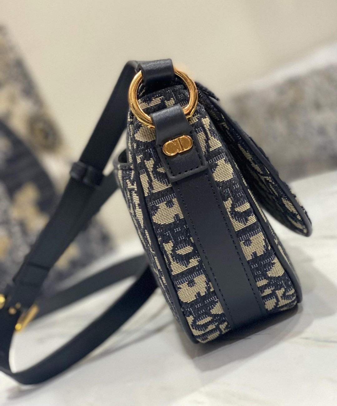 พร้อมส่ง 2 สี Small CD Besace Bag Oblique Jacquard & black calfskin กระเป๋าสะพายดิออร์รุ่นใหม่ เกรดออริ สลับแท้ 1:1 ใช้ต่างประเทศได้ New for the season and appearing in the Spring-Summer 2024