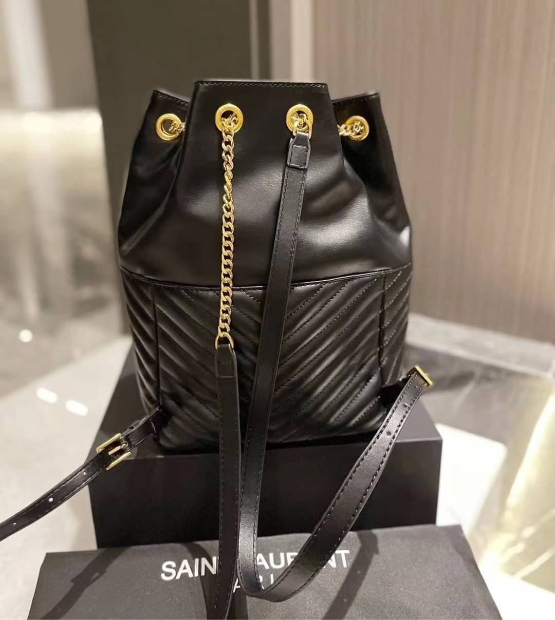 VIP Saint Laurent Joe Drawstring Quilted backpack / YSL Joe Drawstring / YSL Backpack 8" กระเป๋าเป้ใบเล็ก พร้อมส่ง ภาพถ่ายจากงานจริง