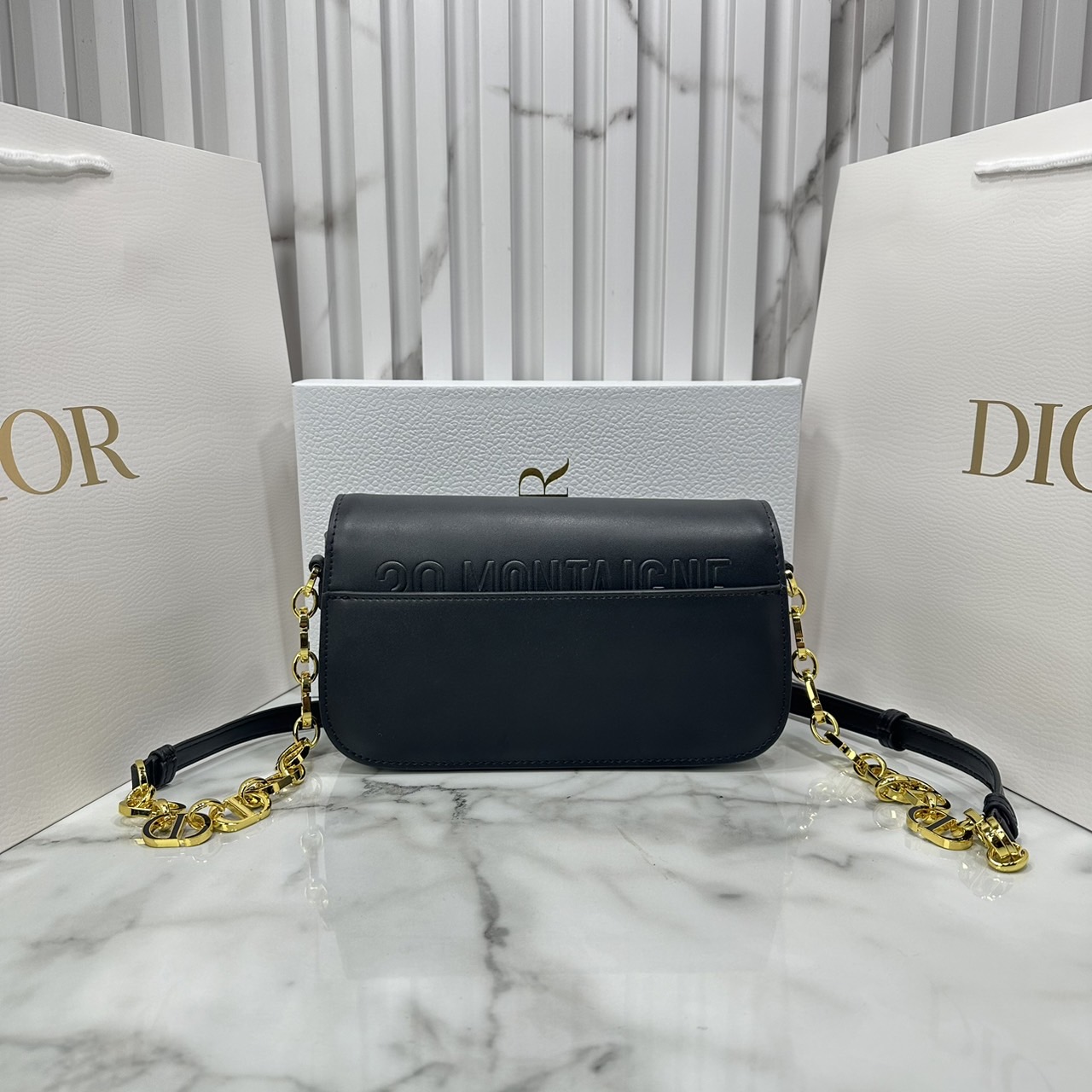 DIOR 30 Montaigne Avenue Bag Box Leather Bag กระเป๋าสะพายรูปดีไซน์สุดคลาสสิกและสง่างาม หรูหราตามเอกลักษณ์แบรนด์ เกรดท็อปไฮเอน 1:1 ใช้งานต่างประเทศได้