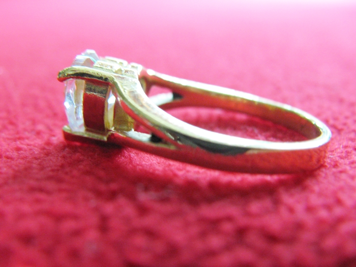 สินค้าหมดค่ะ แหวนเพชรทองเหลือง แบบ4(หัวใจ1ดวงหนามเตย)ค่ะ