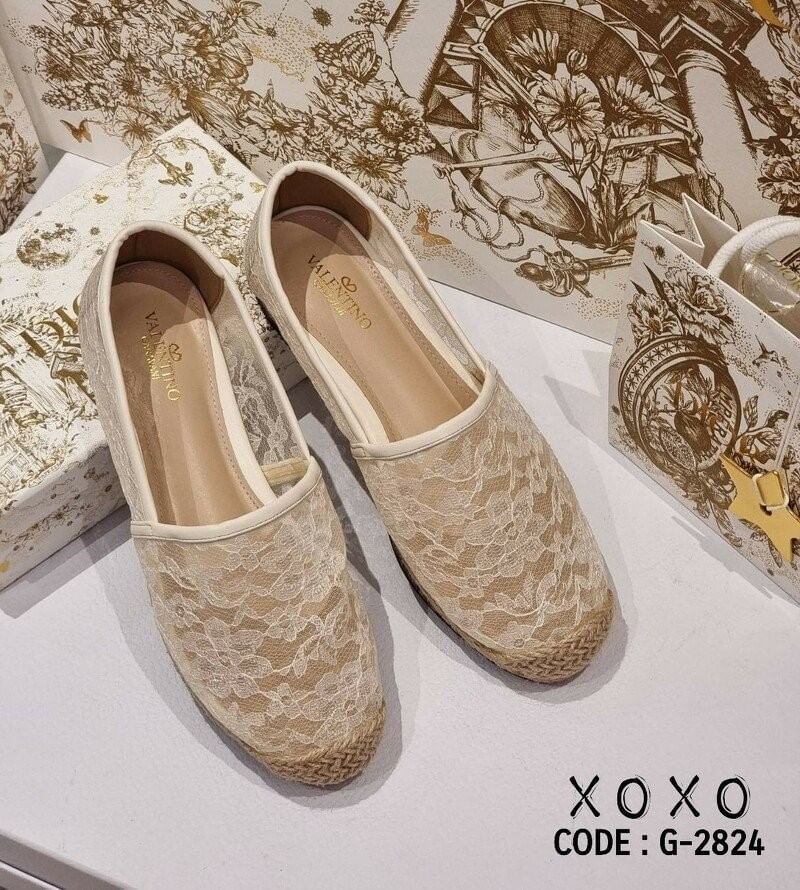 Valentino คัชชู ลูกไม้ ใส่สบาย ไม่อัพ หน้ากว้าง แมทส์ชุดง่าย น้ำหนักเบา ขอบรอบแต่งเชือกปอฟาง สวยเก๋