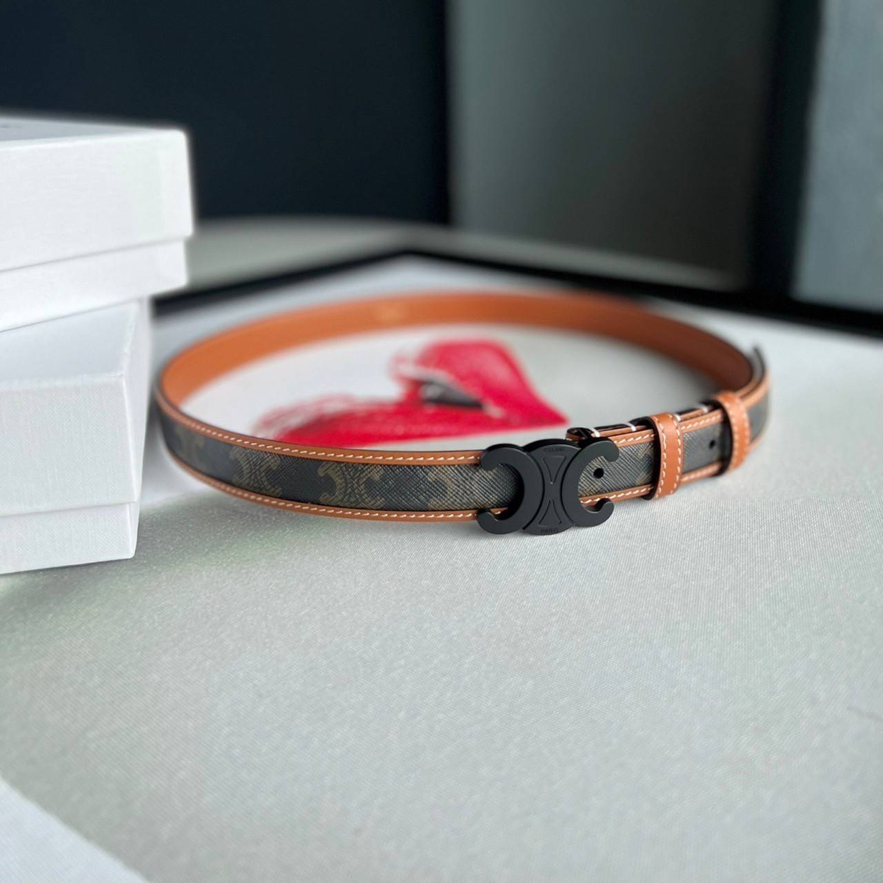 หนังแท้ CELINE BELT LOGO 18MM / Celine Triomphe Belt in Natural Calfskin เกรดใช้งานสลับของจริง ออริจินอลหนังแท้ หัวเข็มขัดโลโก้แบรนด์แบบ 3D Vintage สีทอง/สีดำ ปั้มโลโก้คมชัดคล้ายของจริง สายปรับระดับได้ในดีไซน์เรียบหรูเข้ากับทุกลุ๊คใช้ได้ทั้งชายหญิง