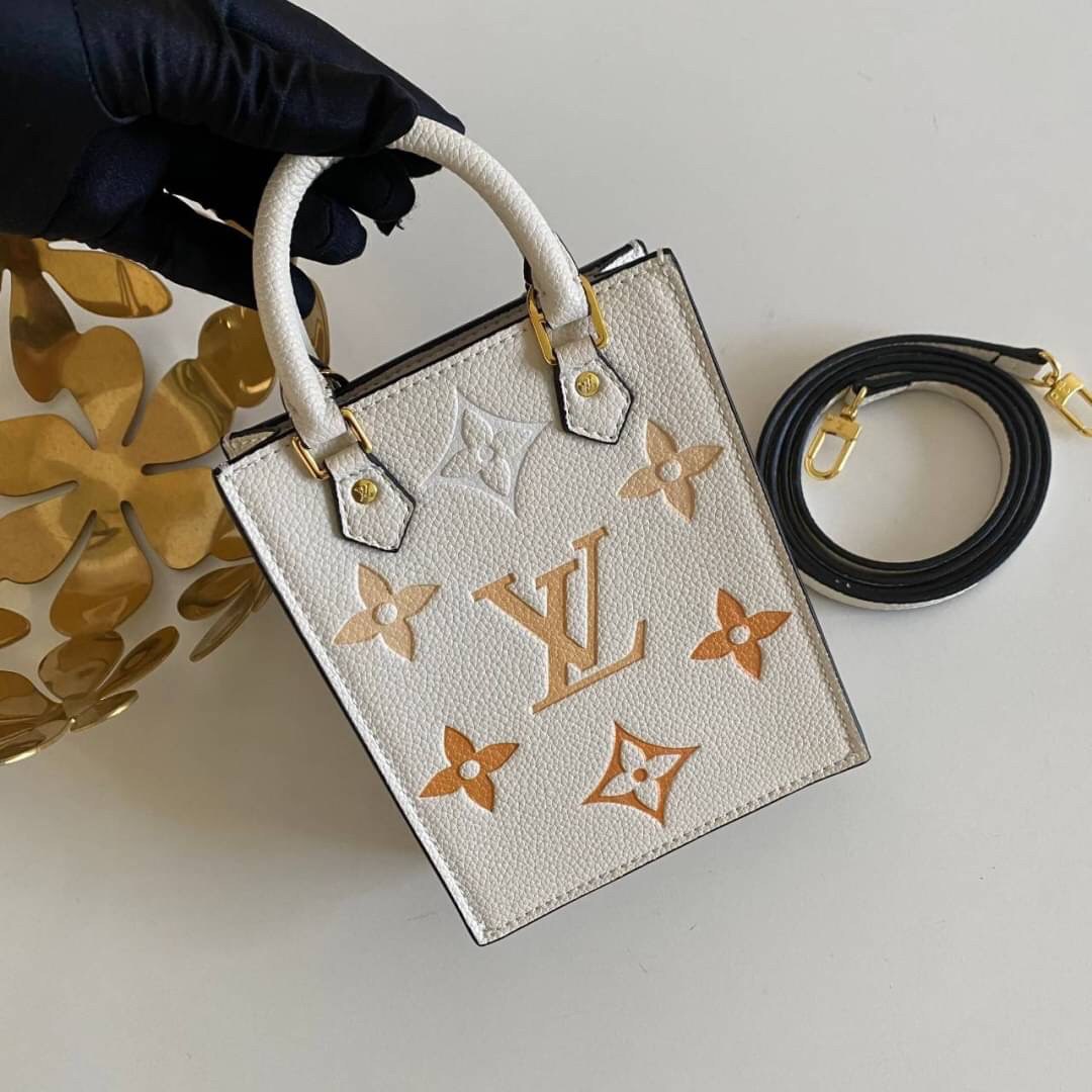 พรีเมี่ยมกิ๊ฟแท้ 100% 】พร้อมส่งที่ไทย!! ที่นี่ที่เดียว Louis Vuitton Mini Tote Bag Pink Pastel งานหนังแท้ทั้งใบ สีพาสเทลสวยละมุนมากค่ะ มีจำนวนจำกัดนะคะ