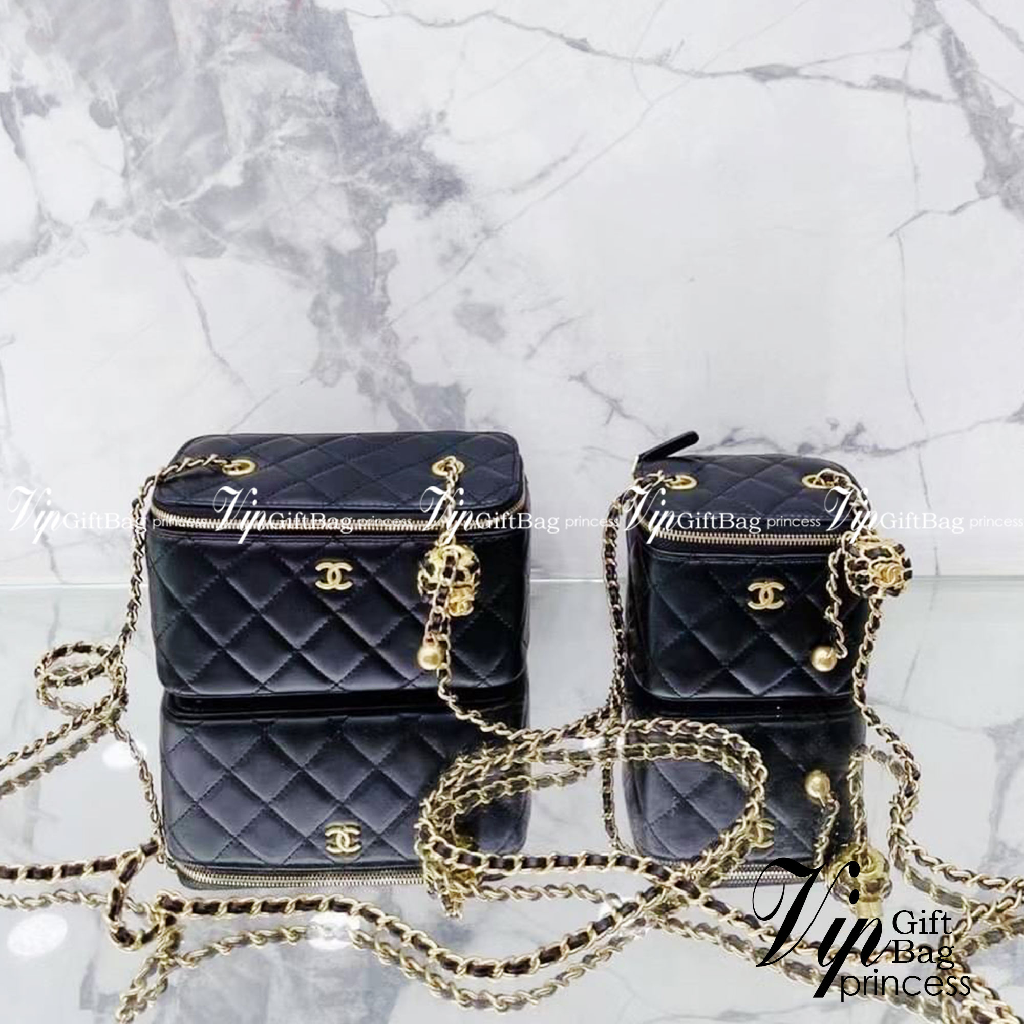 Chanel Pearl Crush Mini Vanity / Chanel Vanity crossbody bag กระเป๋าทรงกล่องใบเล็กน่ารัก มี 2 ขนาด งานหนังสวย ตอบโจทย์และครองใจสาวๆ ได้อย่างแท้จริง ดีไซน์เรียบหรู