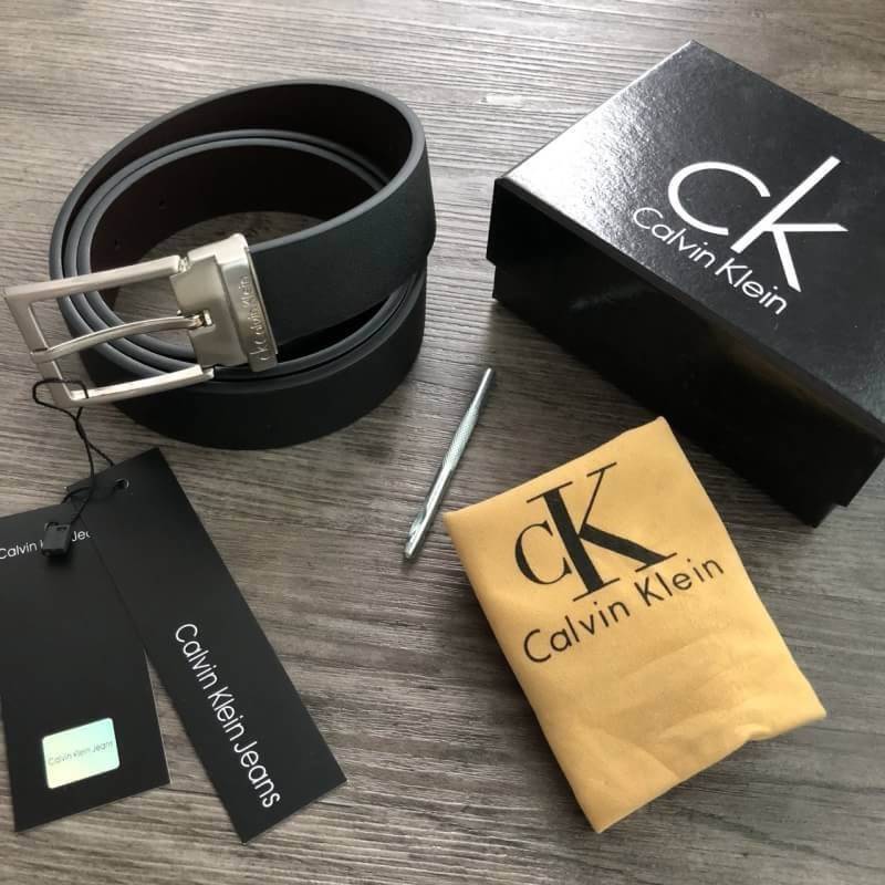 Calvin Klein Belt เข็มขัดคุณผู้ชายหนังเรียบ ใช้ได้ 2 ด้าน จะมอบเป็นของขวัญหรือใช้เองก็แนะนำค่ะ อุปกรณ์ : ที่เจาะรูเข็มขัด + ถุงผ้า+ ถุงกระดาษ + กล่องแบรนด์