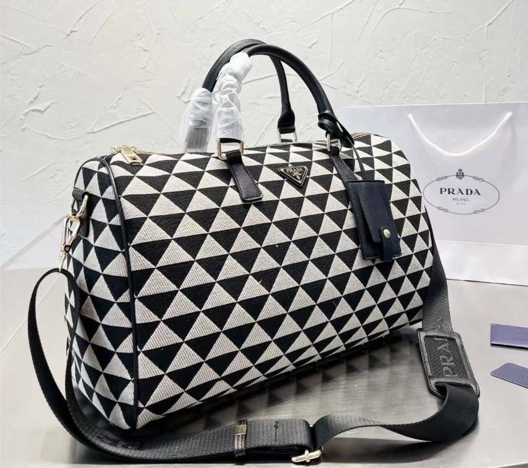 PRADA Large Boston jacquard Bag / Prada Symbole embroidered jacquard fabric travel bag 17" กระเป๋าทรงบอสตันใบใหญ่ ภาพถ่ายจากงานขายจริง ใช้งานต่างประเทศได้