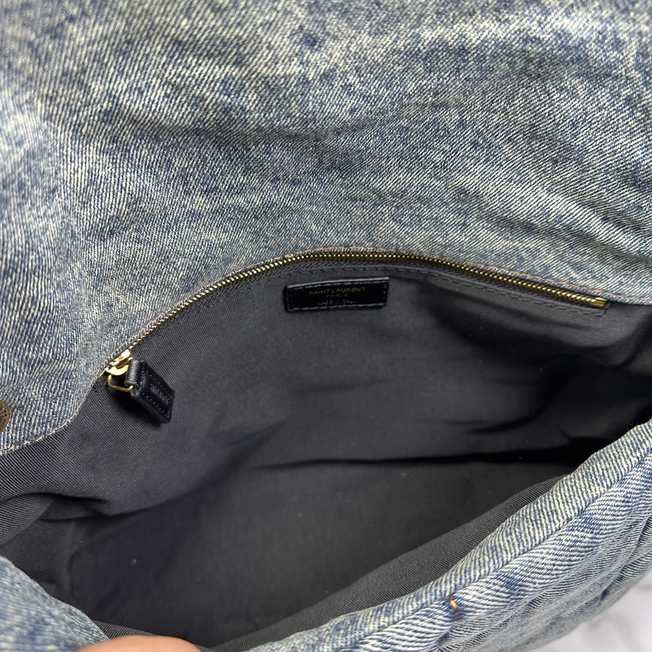 YSL Puffer denim shoulder bag กระเป๋าสะพายเดนิมฟอก สวยเท่ห์คลาสสิกลายเชฟล่อนเป็นเอกลักษณ์ ENVELOPE FLAP BAG WITH SOFT CHEVRON 🧡เกรดออริ ใช้งานต่างประเทศได้