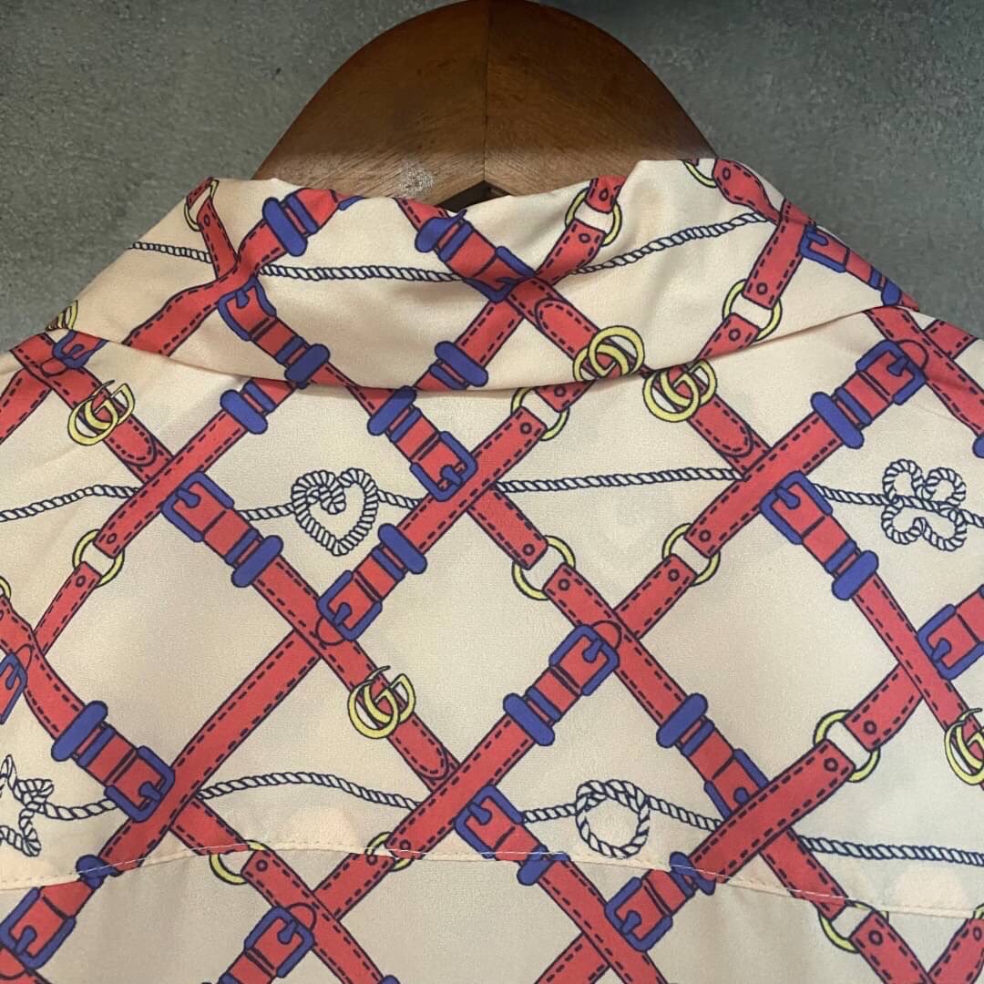 Gucci Oversized paper effect Bowling Print Shirt / Gucci Men's Shirts / Gucci Shirt งานเกรดออริจินอล พิมพ์ลายคมชัด มีป้ายแท็กที่คอเสื้อทุกตัว พร้อมส่งที่ไทย ภาพสินค้าถ่ายจากงานขายจริง ใช้งานต่างประเทศได้