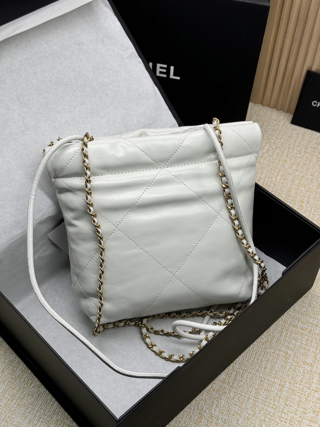 Chanel 22 Mini Handbag With Pearl Chain กระเป๋าทรงโท้ท เกรดออริ สลับแท้ 1:1 ใช้งานต่างประเทศได้