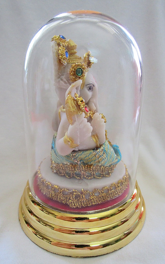 สินค้าหมดค่ะ องค์พระพิฆเนศปางสัมปทายะ(ประทานความสำเร็จ)แบบตั้งโต๊ะครอบแก้ว องค์ที่2ค่ะ