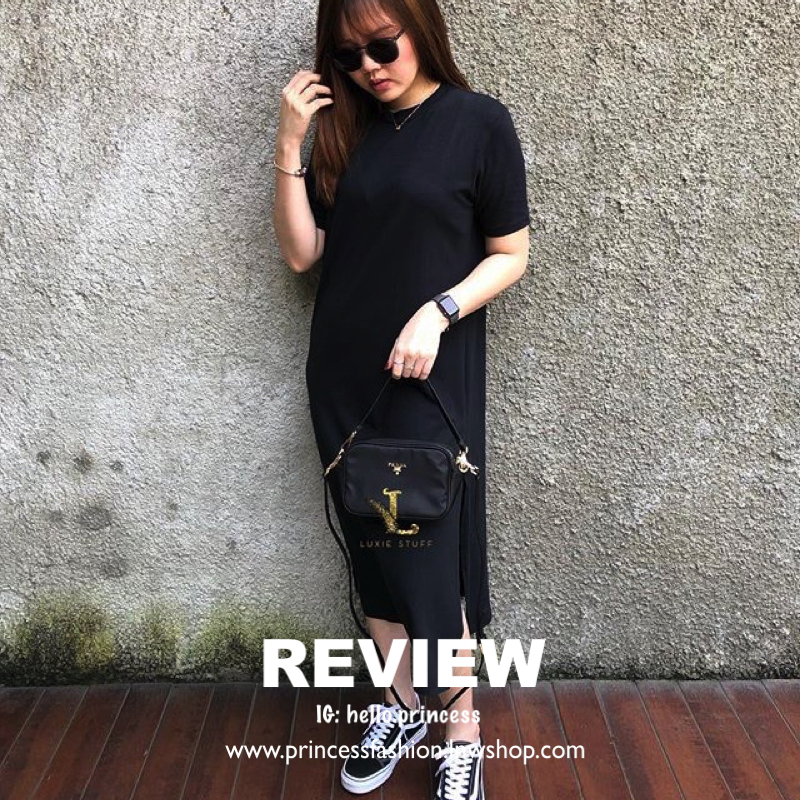 รุ่นใหม่ ที่ใครหลายคนรอคอยคะ กระเป๋าทรง mini crossbody จากงานพรีเมี่ยมกิ้ฟแบรนด์ดัง PRADA วัสดุ Nylonสุดหรูอย่างดี สามารถกันน้ำได้ ทั้งใบ ขนาดกำลังดีน่ารัก🐰 ด้านในมีช่องแบ่งใส่ของใส่ของจุกจิกได้ ใส่โทรศัพท์ได้ทุกรุ่น คสอ. ใช้แล้วสวยมากๆ อะไหล่ทองป