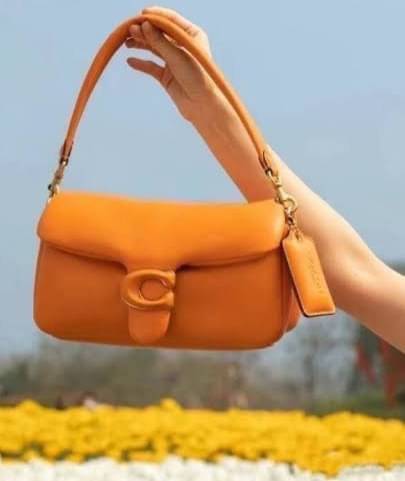 COACH PILLOW TABBY SHOULDER BAG 26 ไซส์ใหญ่ จุของได้ล้นๆ มาใหม่ขายดีที่สุด หนัง nappa หนานิ่ม นุ่มมากๆ พร้อมโลโก้รุ่นใหม่ด้วยเช่นกัน เพิ่มความหรู ดูดีเข้าไปอีกค่ะ