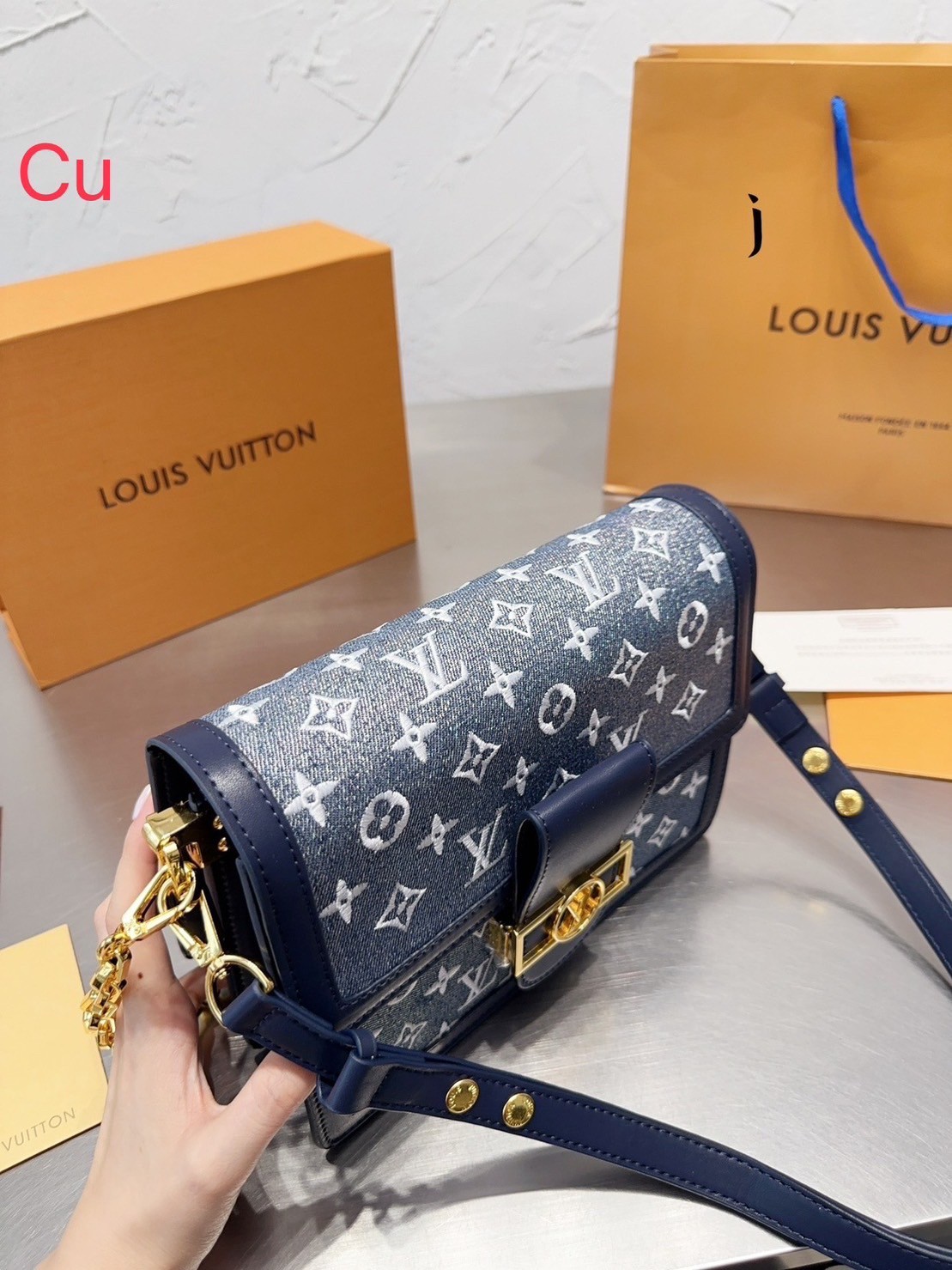 LV Dauphine Monogram Jacquard Denim 25cm งานเดนิม สวยเท่ห์มากๆ ไม่มองไม่เหลียวไม่ได้แล้ว!! สร้างดีเทลผู้ดี กระเป๋าสะพาย ดีไซน์เลิศ สวยปังในราคาโดนใจ แบบนี้ใครไหวไปก่อน ไม่ไหวก็ต้องสั่งได้เลยจ้า!!