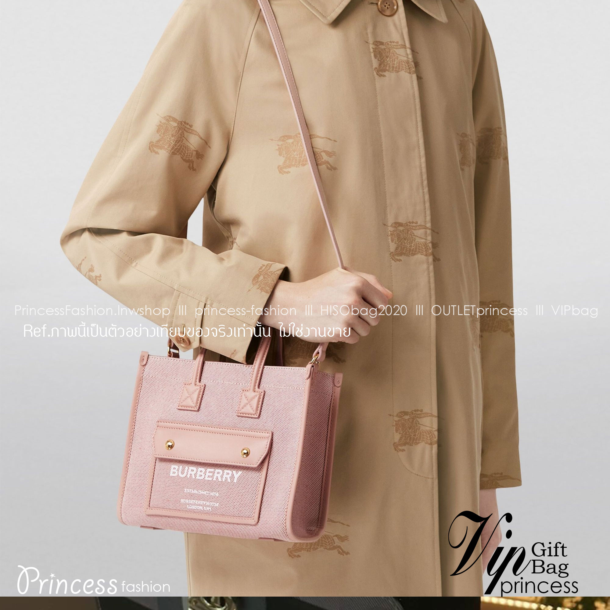 BURBERRY Mini Freya Tote in Bright Red/dusky Pink / BURBERRY FRAGRANCES MINI TOTE BAG ตัวกระเป๋าเป็นผ้าตัดหนัง Lambskin นิ่มสวยหรูดูดี สีสันพาสเทล💖🐻 **น่ารักมากๆ มีช่องกระเป๋าหน้าเล็กให้1ช่อง ภายในช่องหลักโล่งกว้าง