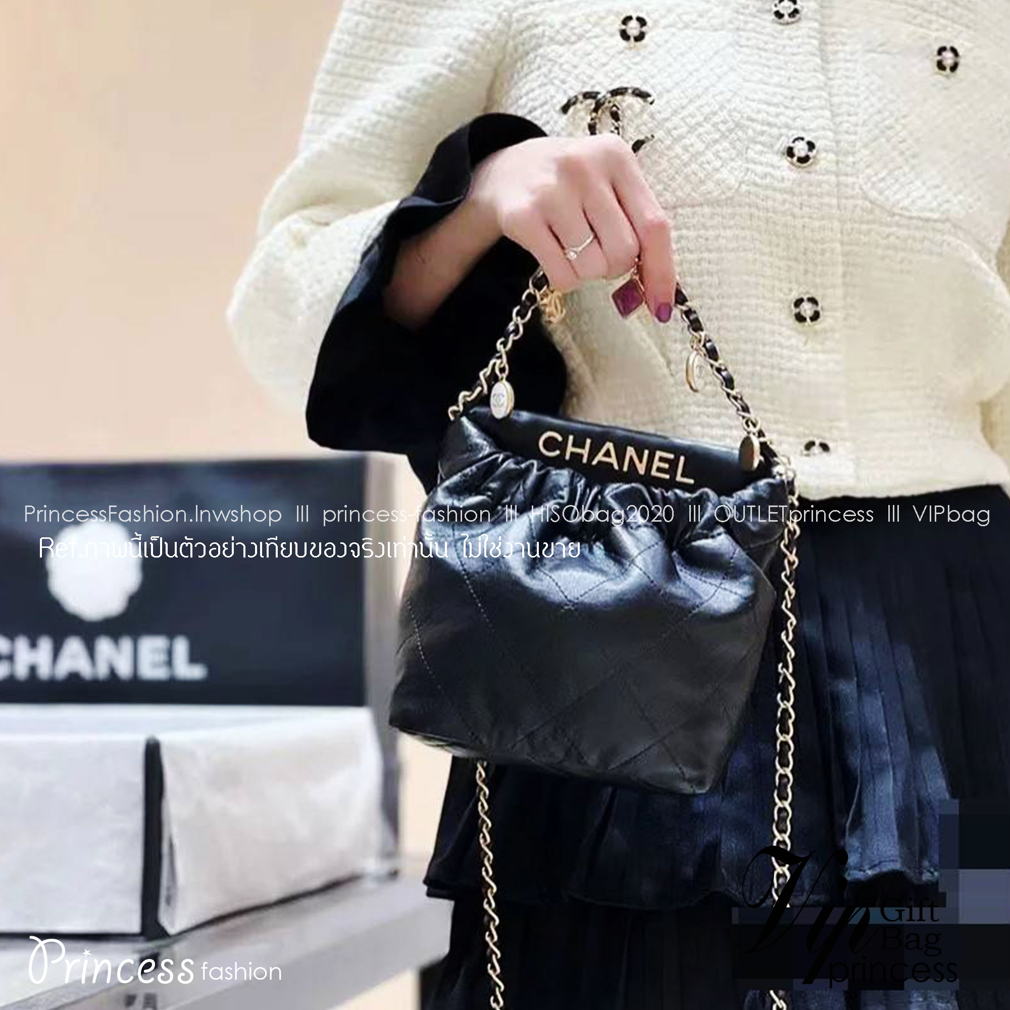 Chanel ss22 shopping tote / Chanel 23P mini bucket bag น่ารักมากๆ กับกระเป๋าสะพายไซส์มินิ ที่ปล่อยผ่านไม่ได้จริง ดีไซน์สายโซ่คล้องแขนตกแต่งอะไหล่ห้อยเพิ่มมูลค่า