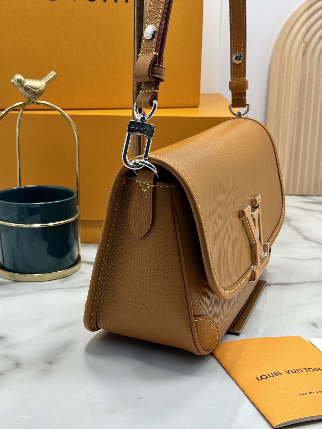 เกรดเทพ Top ORI | LV Buci bag Epi leather grain pattern / lvdiane กระเป๋าสะพายหนังแท้ลายเกรน เกรดดีสุด 🤍 เกรดเทพออริจินอล เทียบแท้ 1:1 ใช้งานได้ทั่วโลก