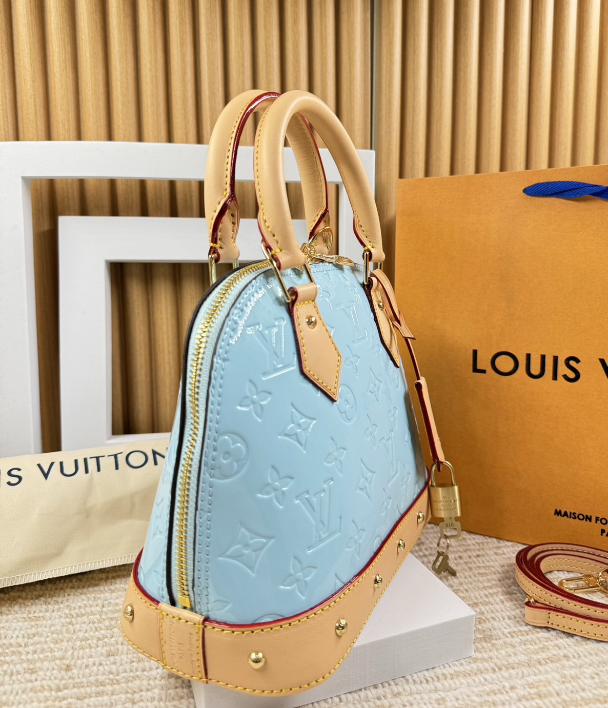 LV Alma BB Monogram Vernis Leather New Remix Colorful Chic and Yellow | Sky | Neon Pink กระเป๋าสะพายสีพาสเทล เกรดออริ สลับแท้ 1:1 ใช้งานต่างประเทศได้ ภาพถ่ายจากงานขายจริง