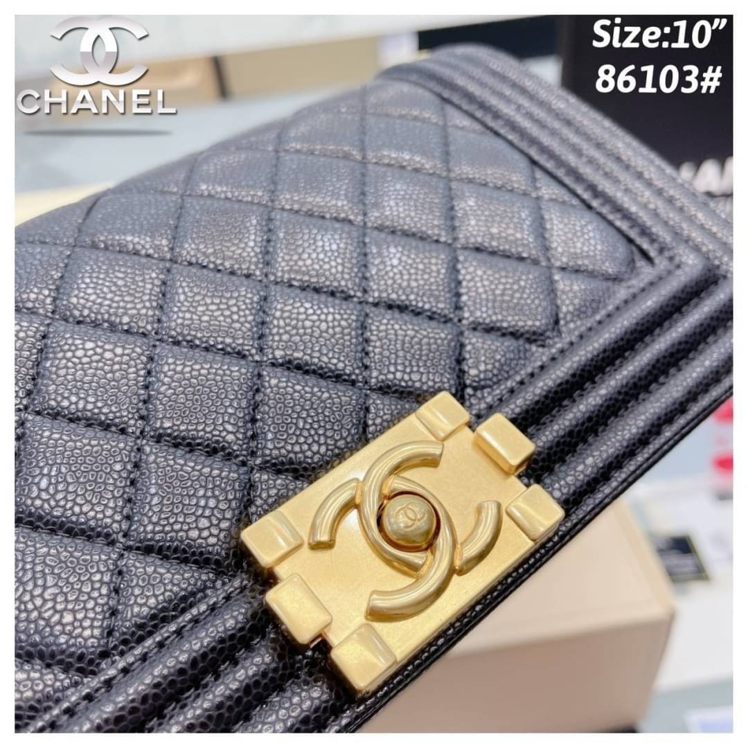 Chanel Boy 10" พร้อมส่งที่ไทย รุ่นสุดฮอต อะไหล่สีทองสุดหรู วัสดุหนังลายคาร์เวีย ทรงคลาสสิคที่สาวๆห้ามพลาด!! ในราคาสุดคุ้ม