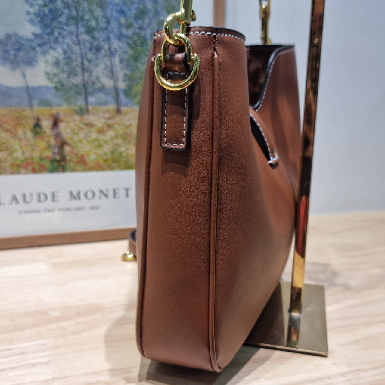 CELINE small camille soft bag มาแรงมาก! กับกระเป๋าที่ตัวแม่ใช้กันเยอะสุดๆ แม่ชมเอย อินฟลูดังๆมีใช้กันครบ ด้วยรูปทรงยอดนิยม