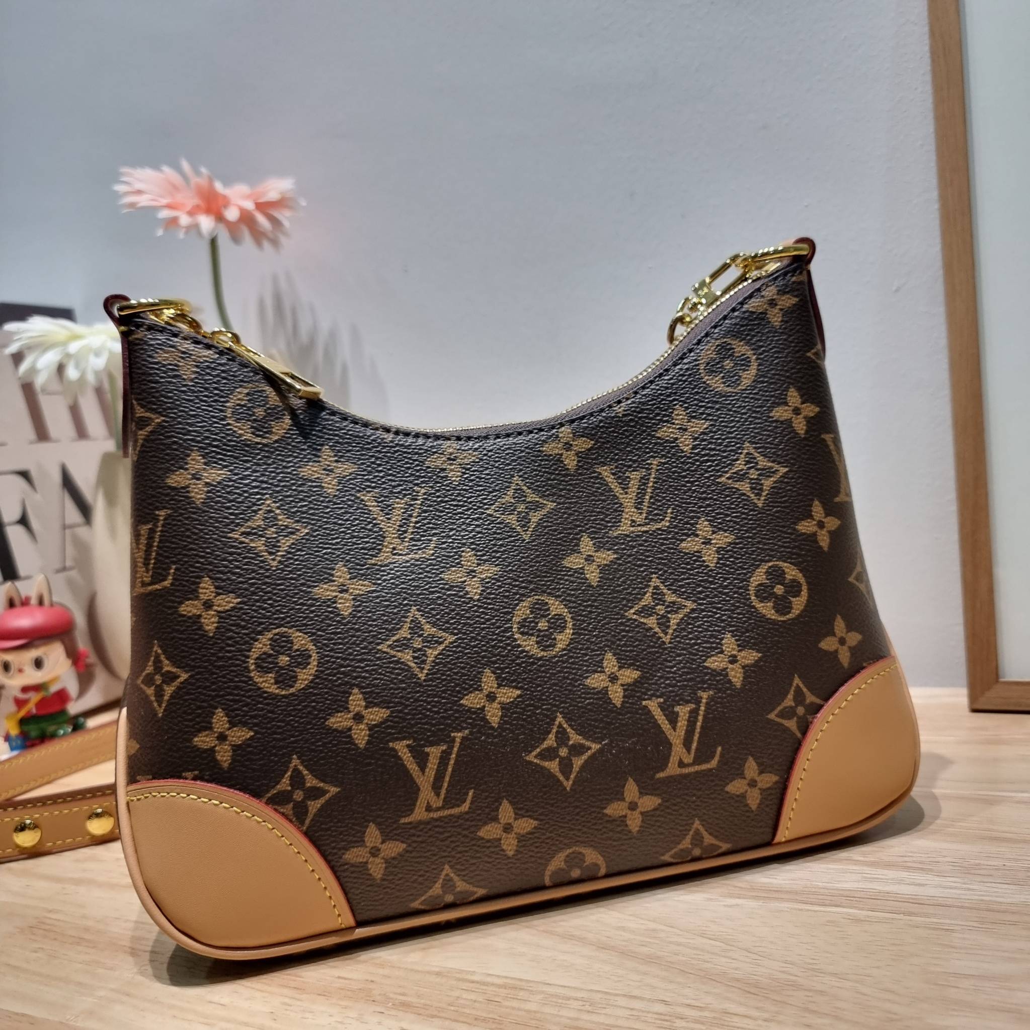 LV boulogne monogram bag กระเป๋าสะพาย ดีไซน์คลาสสิครุ่นสุดปัง ขนาดกำลังดี ใช้งานได้สะดวกคล่องตัว วัสดุหนังแคนวาสทนทาน