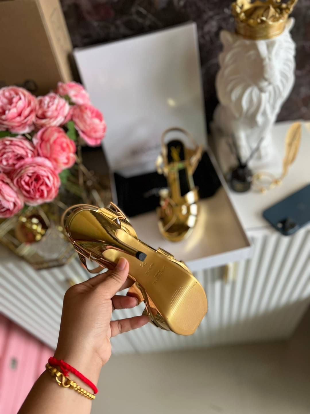 YSL TRIBUTE HEEL / SAINT LAURENT TRIBUTE HEEL / YSL HIGH HEEL เกรดออริจินอล รองเท้าส้นสูงแบรนด์หรู ที่สาวๆ ทุกคนควรมี ไว้ออกงานหรือใส่ทำงานได้ คู่นี้คือปังได้ตลอดกาล เพิ่มความสูงเพรียว สวยหรูมากค่ะ