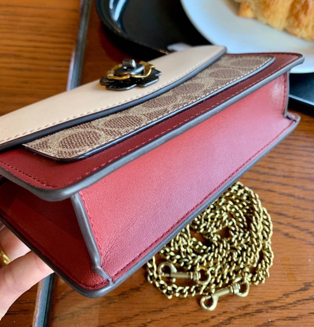 COACH PARKER CLUTCH//CROSSBODY BAG ((1680)) กระเป๋าถือแบบคลัทหรือสะพายแบบครอสบอดี้ร์ได้ หนังแท้หนังนิ่มค่ะ