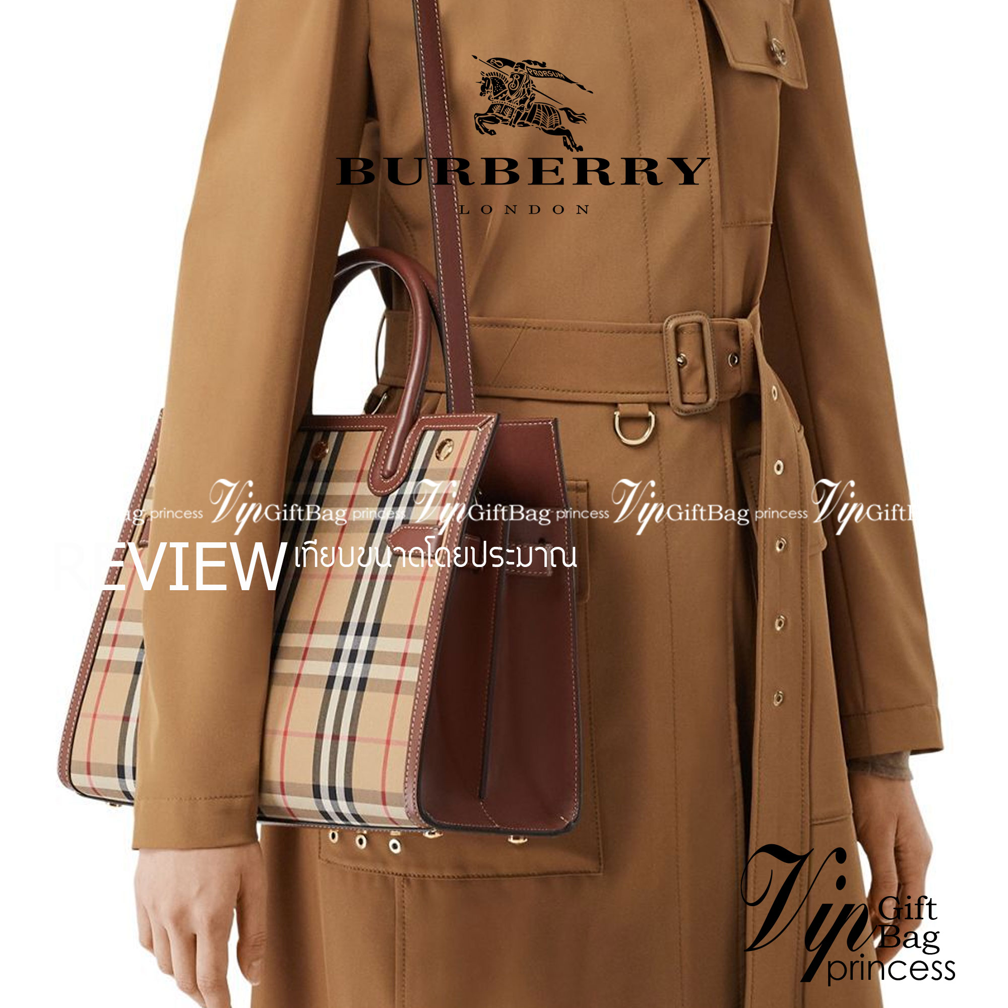 BURBERRY Women Vintage Check Two-handle Title Bag / BURBERRY Leather and Vintage Handle Bag อีกหนึ่งไอเท็มหายาก วัสดุ Leather Calfskin ลายวินเทจประดับกระดุมทองสวยหรูดีไซน์คลาสสิคคงไว้ซึ่งเอกลักษณ์แบรนด์ด้านข้างคาดด้วยสายหนังแท้ปรับทรงได้ หูจับหนังแท้แข็งแ