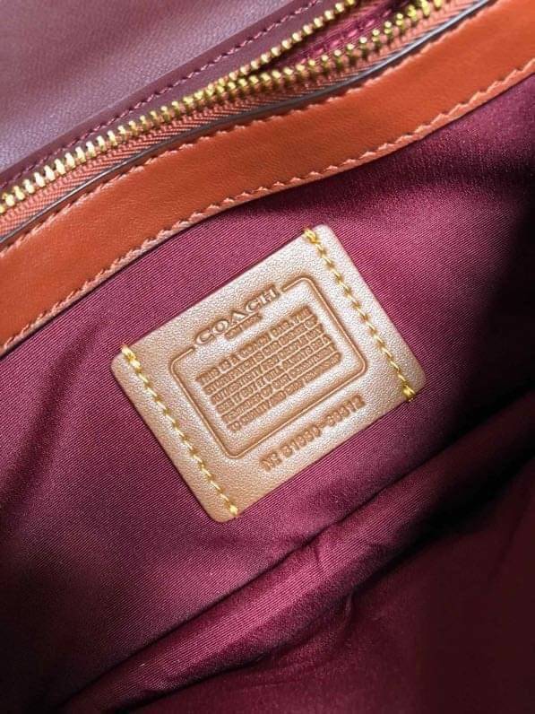 ของแท้ 💯% Coach Riley Chain Clutch In Colorblock Signature Canvas