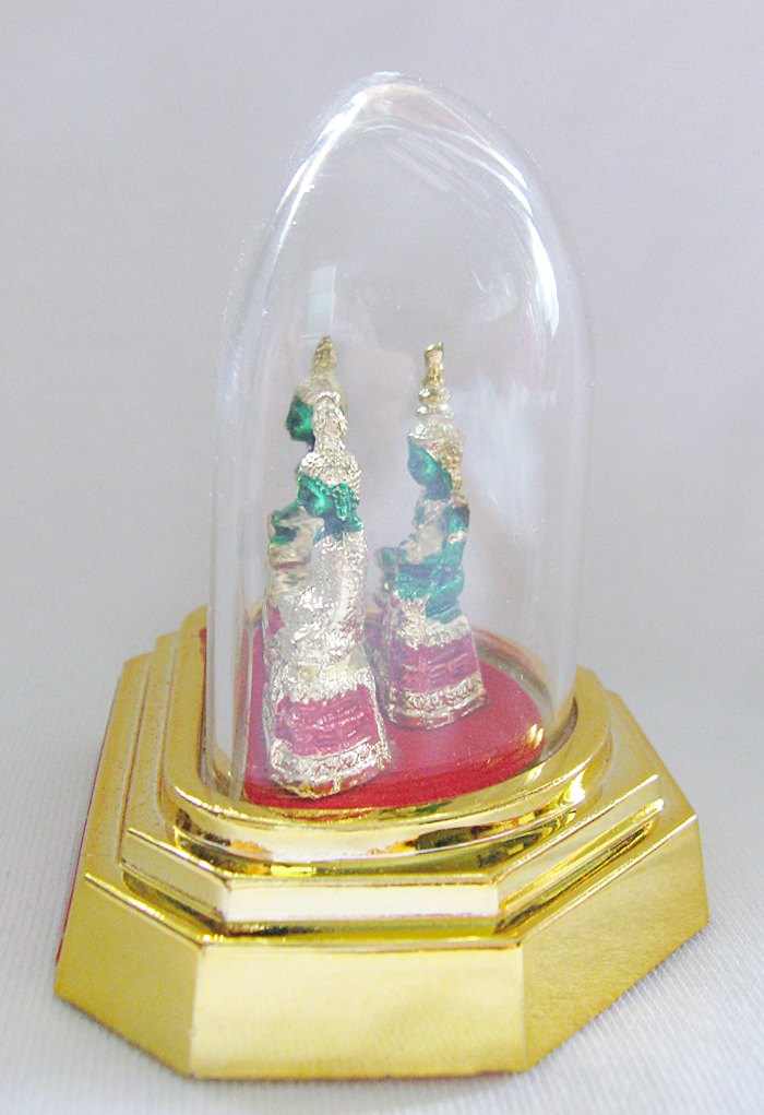 สินค้าหมดค่ะ พระแก้วมรกต3ฤดู(พระคู่บ้านคู่เมือง)(ตั้งบูชาหน้ารถ)ครอบแก้ว แบบ1ค่ะ