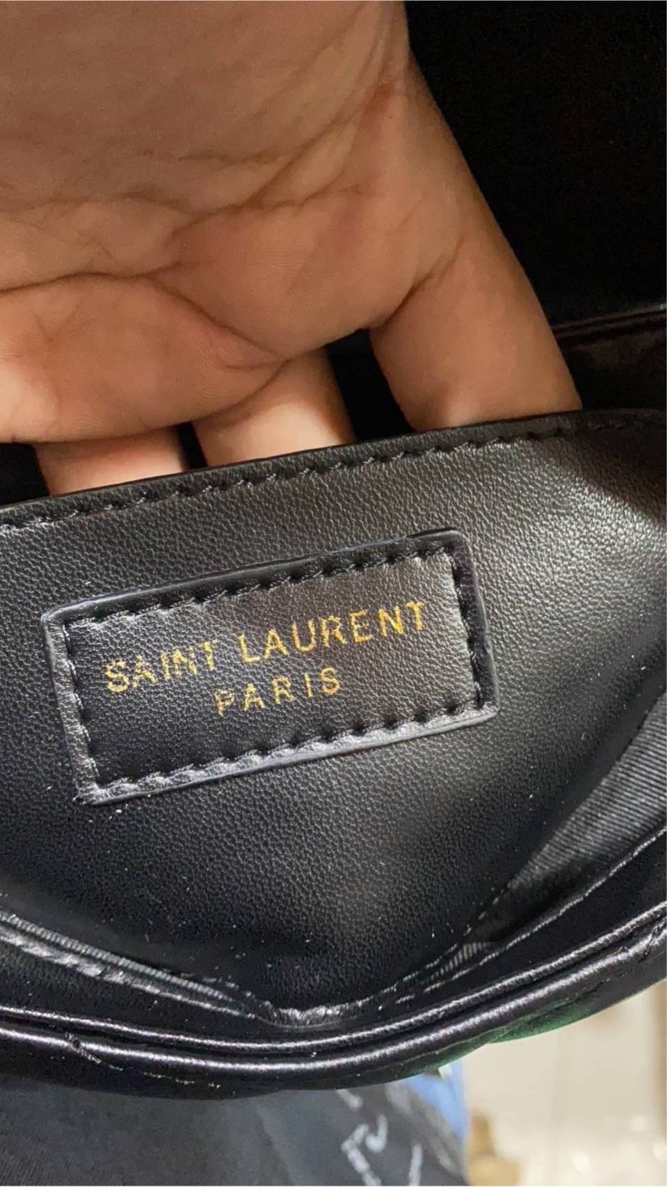 YSL le 57 hobo bag in quilted lambskin / YSL puffer handbag กระเป๋าถือหรือสะพายไหล่รุ่นใหม่ วัสดุหนังสัมผัสนิ่มมืออย่างดี ดีไซน์เรียบหรู ภายในโล่งกว้าง สามารถจุของสำคัญได้อย่างครบถ้วน ใบจริงหรูหรา ดูแพง มีไว้ติดบ้านสักใบ ยังไงก็คุ้มค่าจ้า