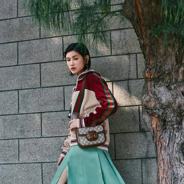 GUCCI HORSEBIT 1955 MINI BAG กระเป๋า crossbody รุ่นฮิต สุดหรูหรา คลาสสิค จุของสำคัญได้เยอะ มาพร้อมสายสะพายยาว 2 เส้น สามารถ ปรับระดับได้ ถอดออกได้ รุ่นนี้ใช้งานดีมาก บอกต่อกันถึงที่สุด ใช้ได้ทุกโอกาส เป็นอีกรุ่นที่โดดเด่นมากๆ