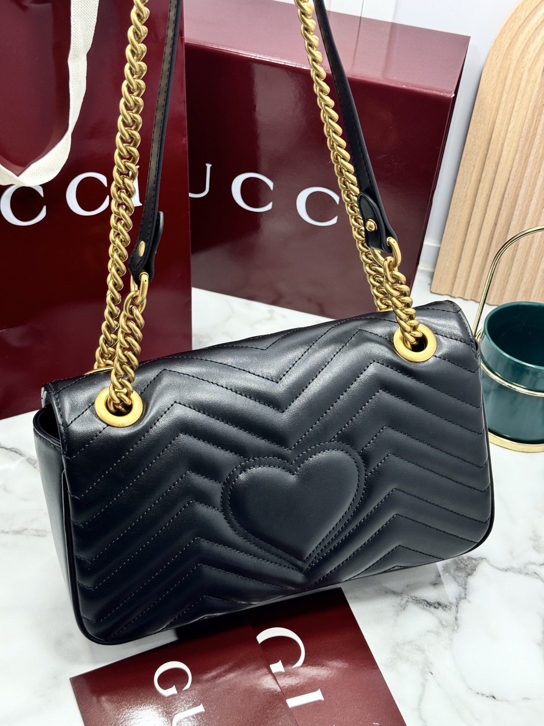 ORI | หนังแท้ GG Marmont small shoulder bag กระเป๋าสะพายข้างรุ่นคลาสสิค ดูแพง อัพลุคได้สบายๆ ด้านหลังดีไซน์รูปหัวใจ