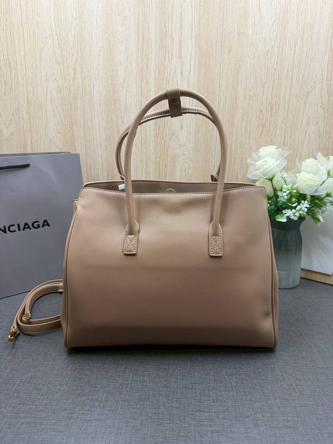 ORI หนังแท้ | Balenciaga Carry All Hampton Bag / Balenciaga Tote Bag 33cm กระเป๋าสะพายทรงโท้ท ภายในโล่งกว้าง ดีไซน์เรียบง่าย เรียบหรู