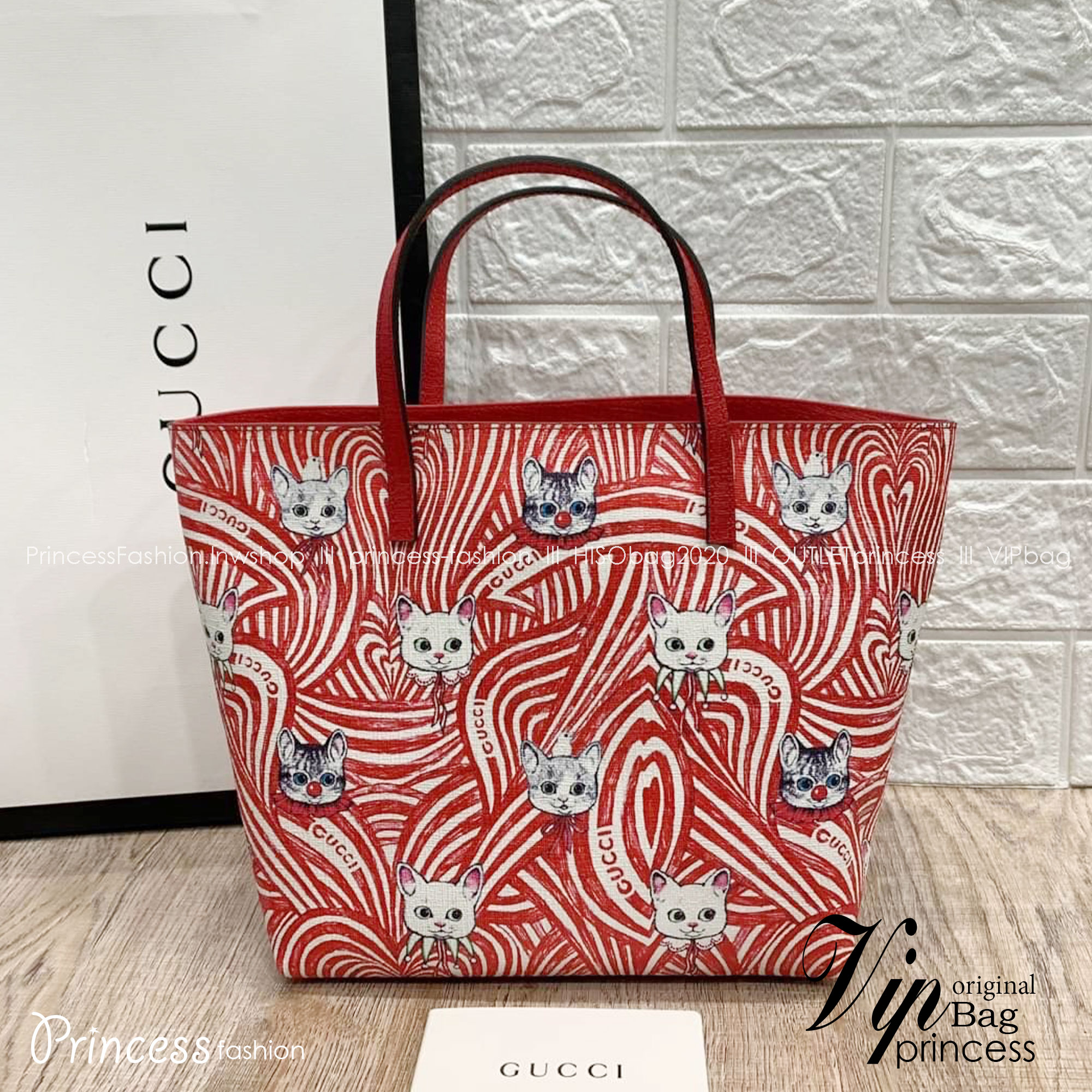 รวมแบบ GUCCI Children's tote bag / Gucci kid tote / Gucci bag พร้อมส่งสต๊อกแน่น กับกระเป๋าโท้ทคิดท์ ไซส์น่ารักน่าใช้ ฮอตไม่หยุด เด็ดทุกดีไซน์ มีลายเข้าใหม่มากกว่าในรูปนะคะ **สินค้าเกรดออริจินอล 1:1 สลับแท้ งานสวยตามรูป ภาพถ่ายจากงานขายจริง ใช้งานต่าง