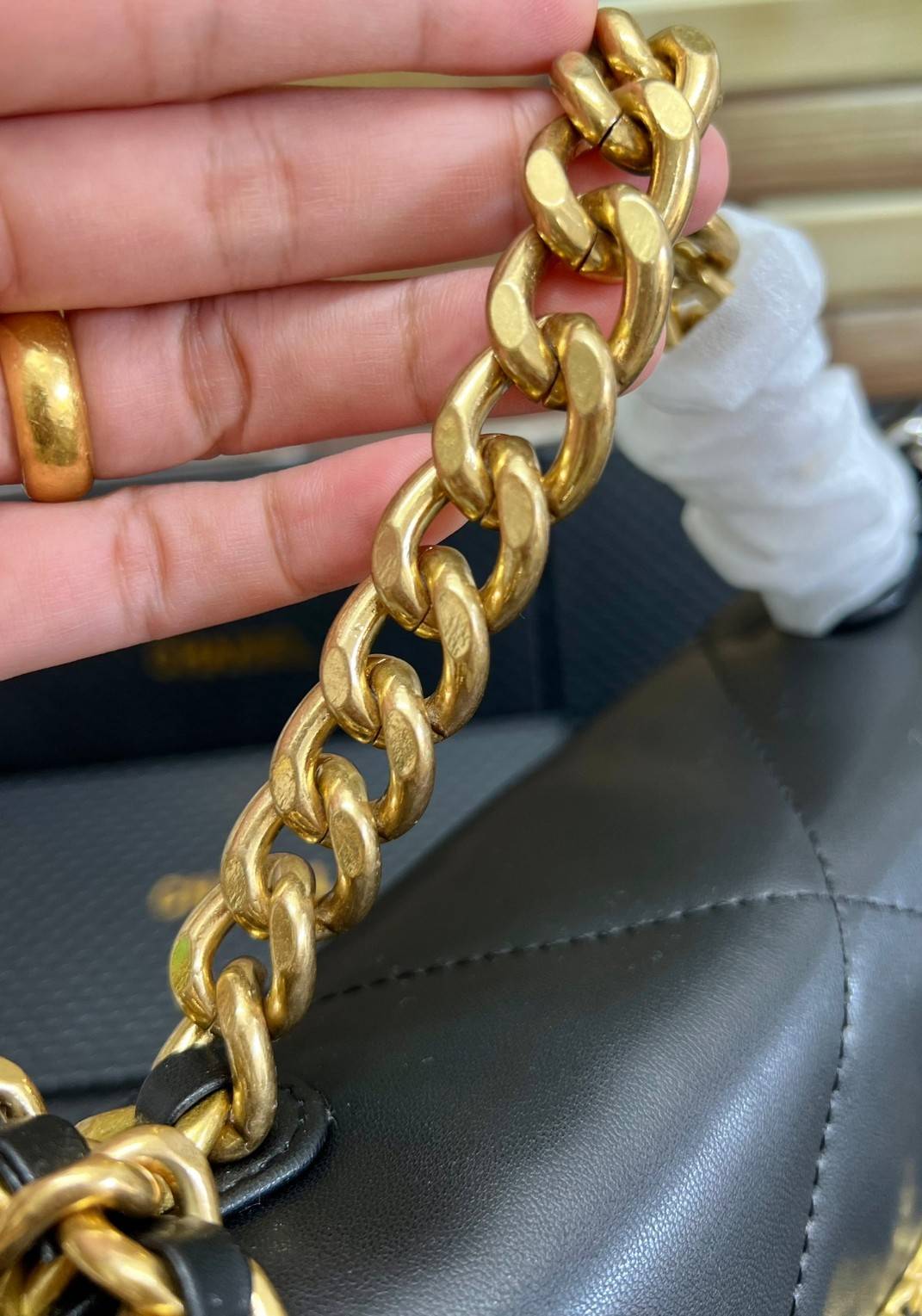 CHANEL 19 FLAP BAG / CHANEL LEATHER SHOULD BAG จำนวนจำกัด_หนึ่งในรุ่นที่สาวๆต้องมีค่า