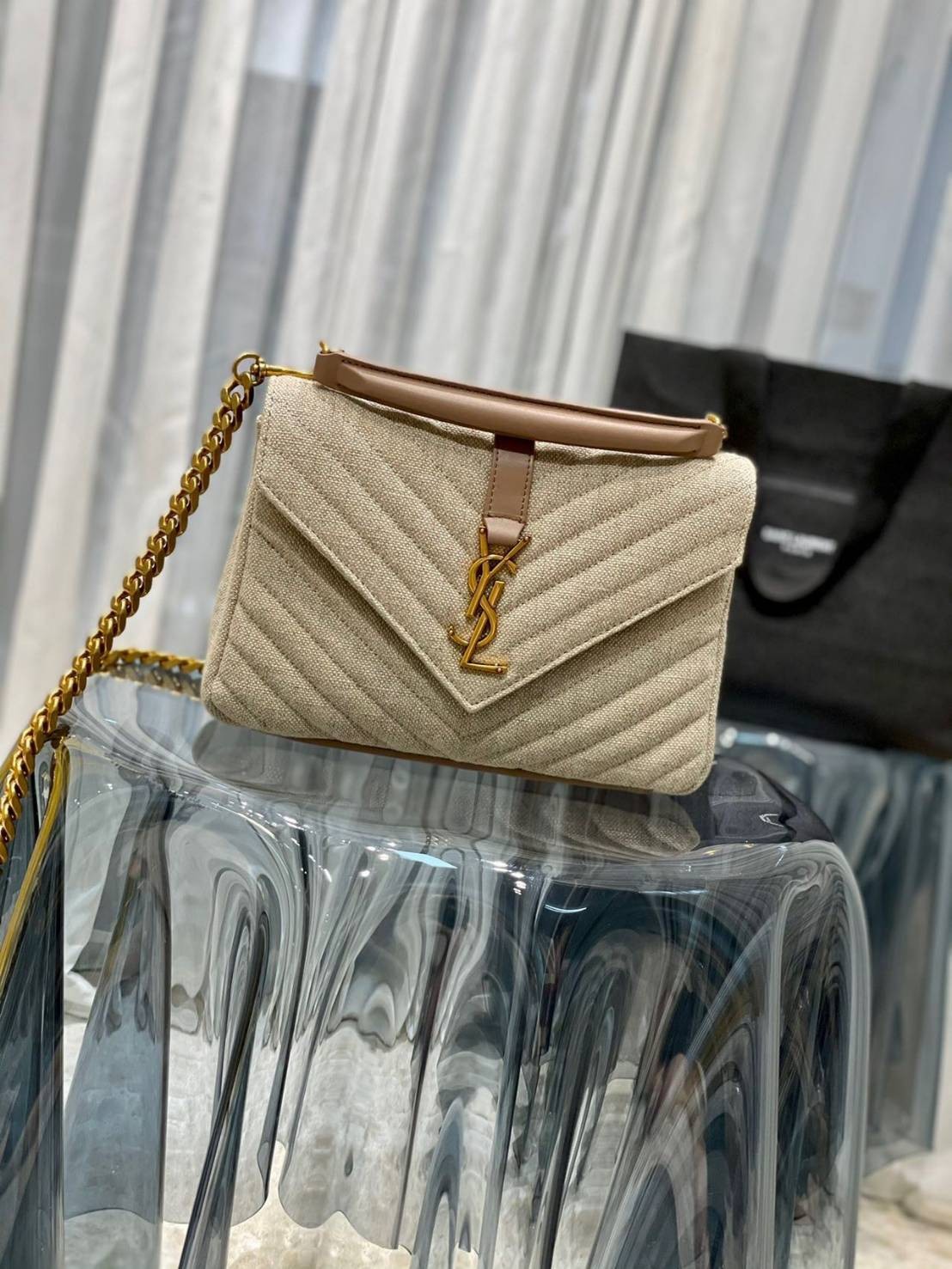 YSL Medium College Denim Shoulder Bag เกรดเทพออริจินอล 1:1 ใช้งานต่างประเทศได้ กระเป๋าสะพายทรงสุดฮอต ดีไซน์เรียบหรู โดดเด่นด้วยผ้าเดนิมสีเบจอย่างดีเต็มใบ